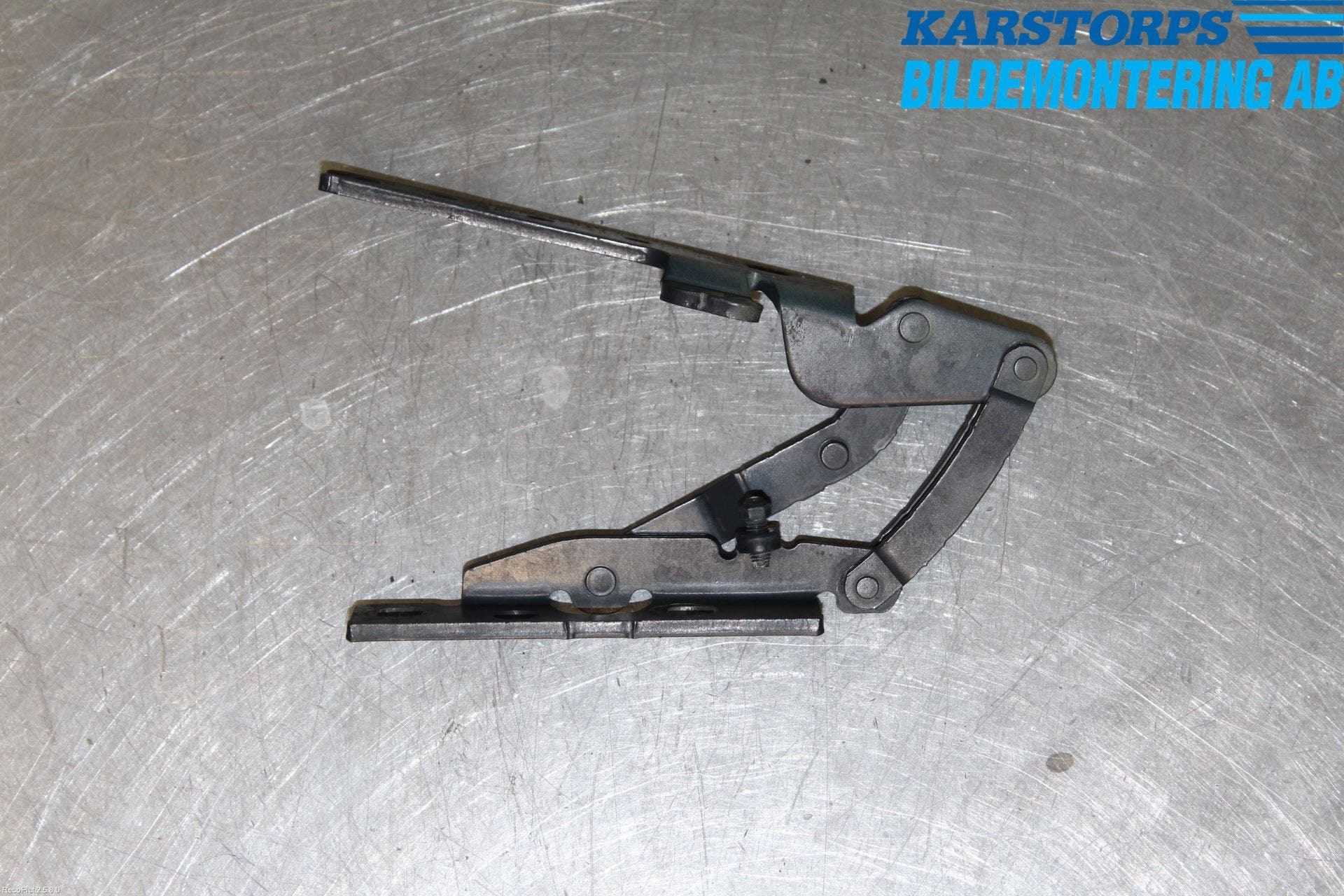 BMW 7 E65/66 00-08 Huvgångjärn