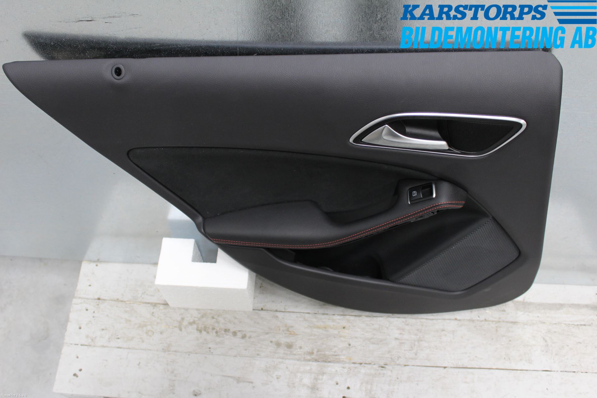 Mercedes-Benz MB GLA-KLASS (X156) 13-20 Dörrklädsel Vä