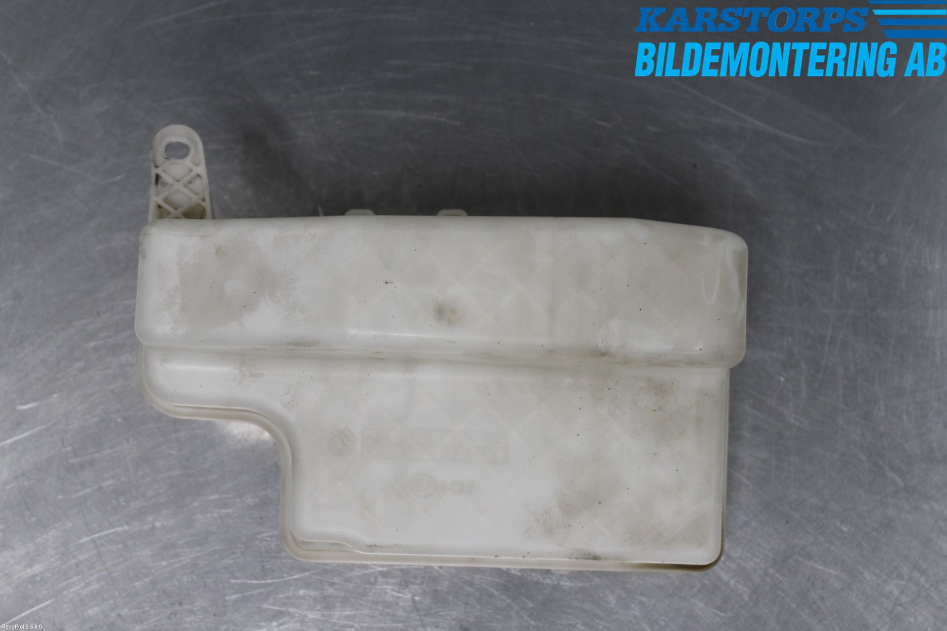 BMW 7 E65/66    00-08 Spolartank Vindruta-Strål