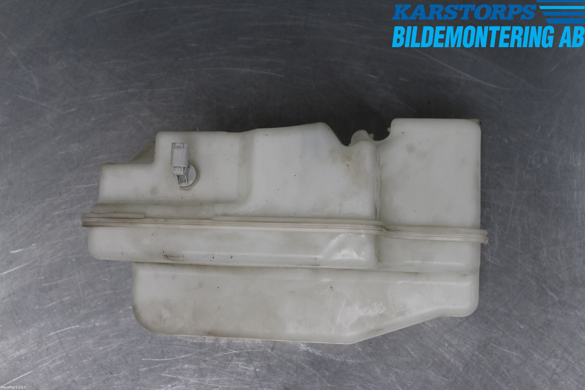 BMW 7 E65/66    00-08 Spolartank Vindruta-Strål