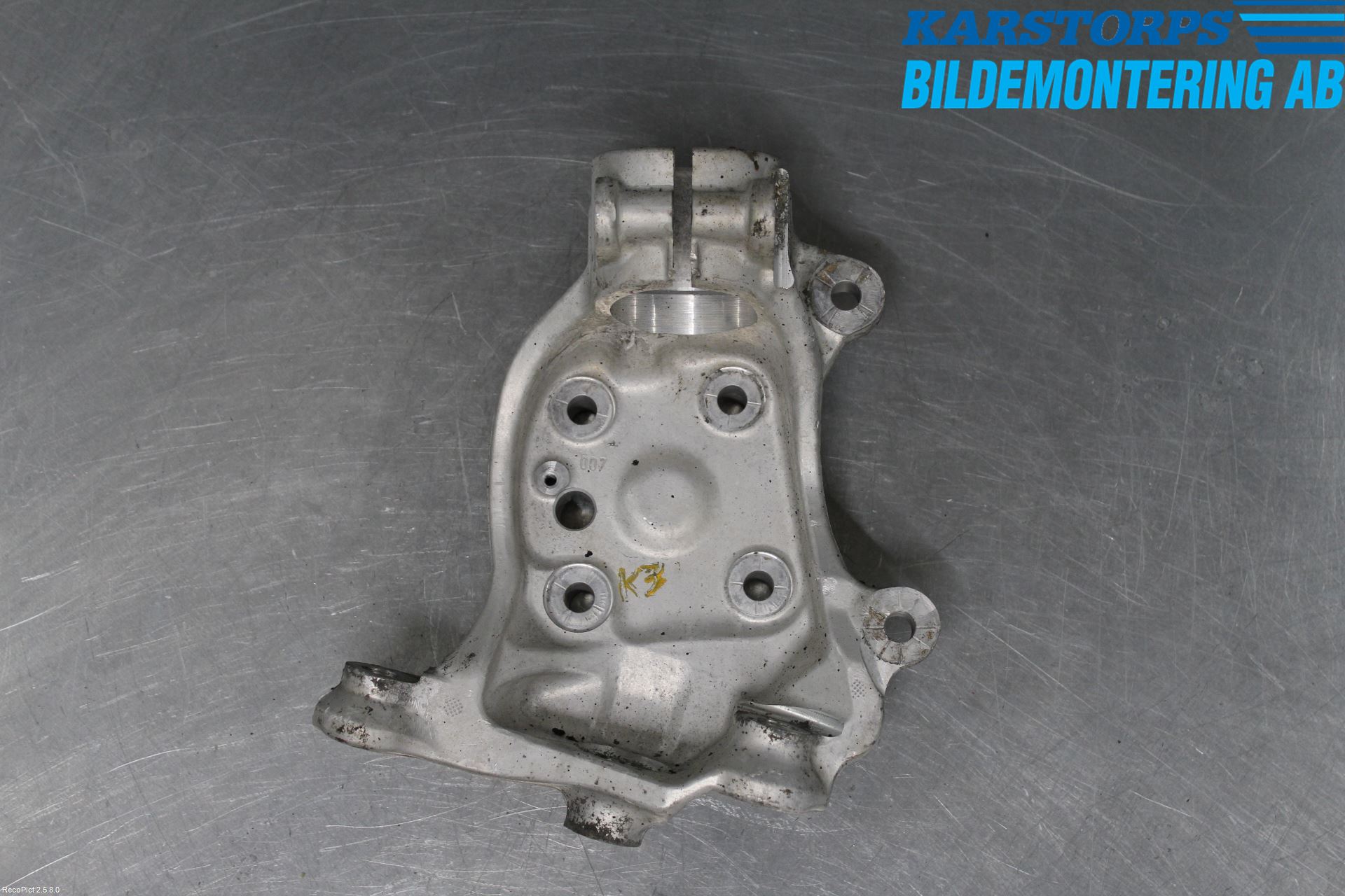 BMW 7 E65/66    00-08 Styrspindel Lagerhus Hö