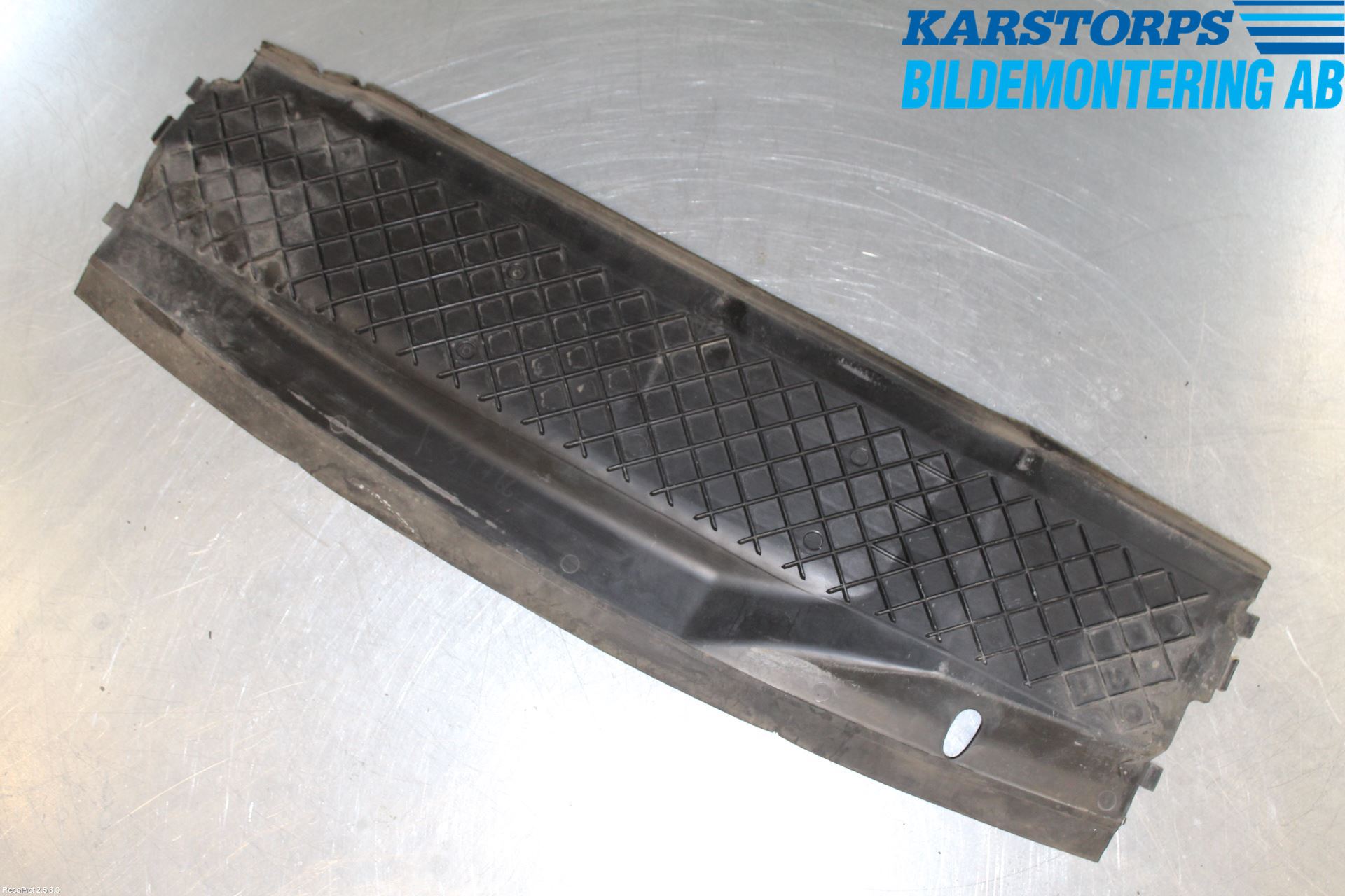 BMW 7 E65/66    00-08 Deflektor Plåt-Plast Kylning