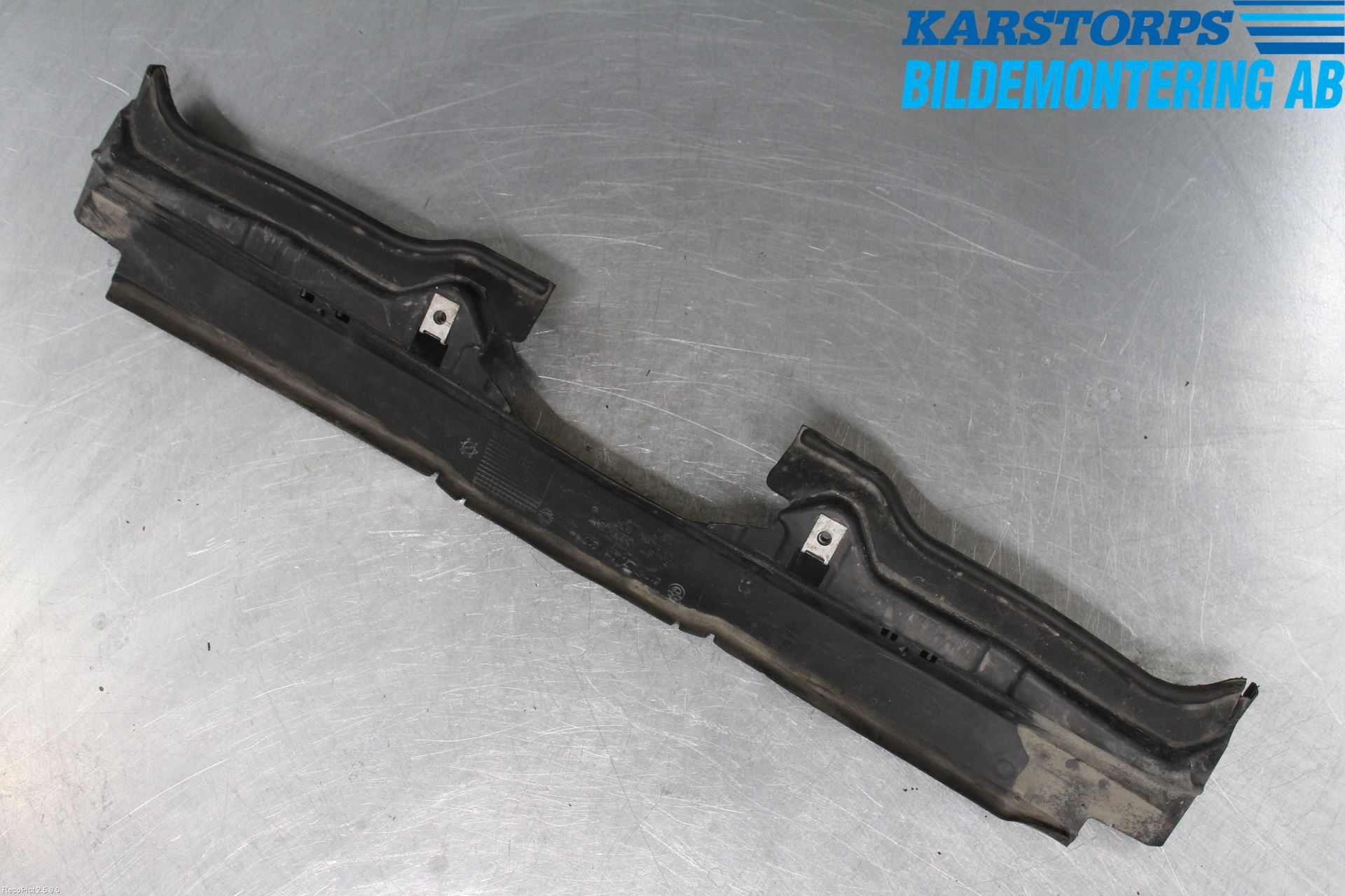 BMW 7 E65/66    00-08 Deflektor Plåt-Plast Kylning