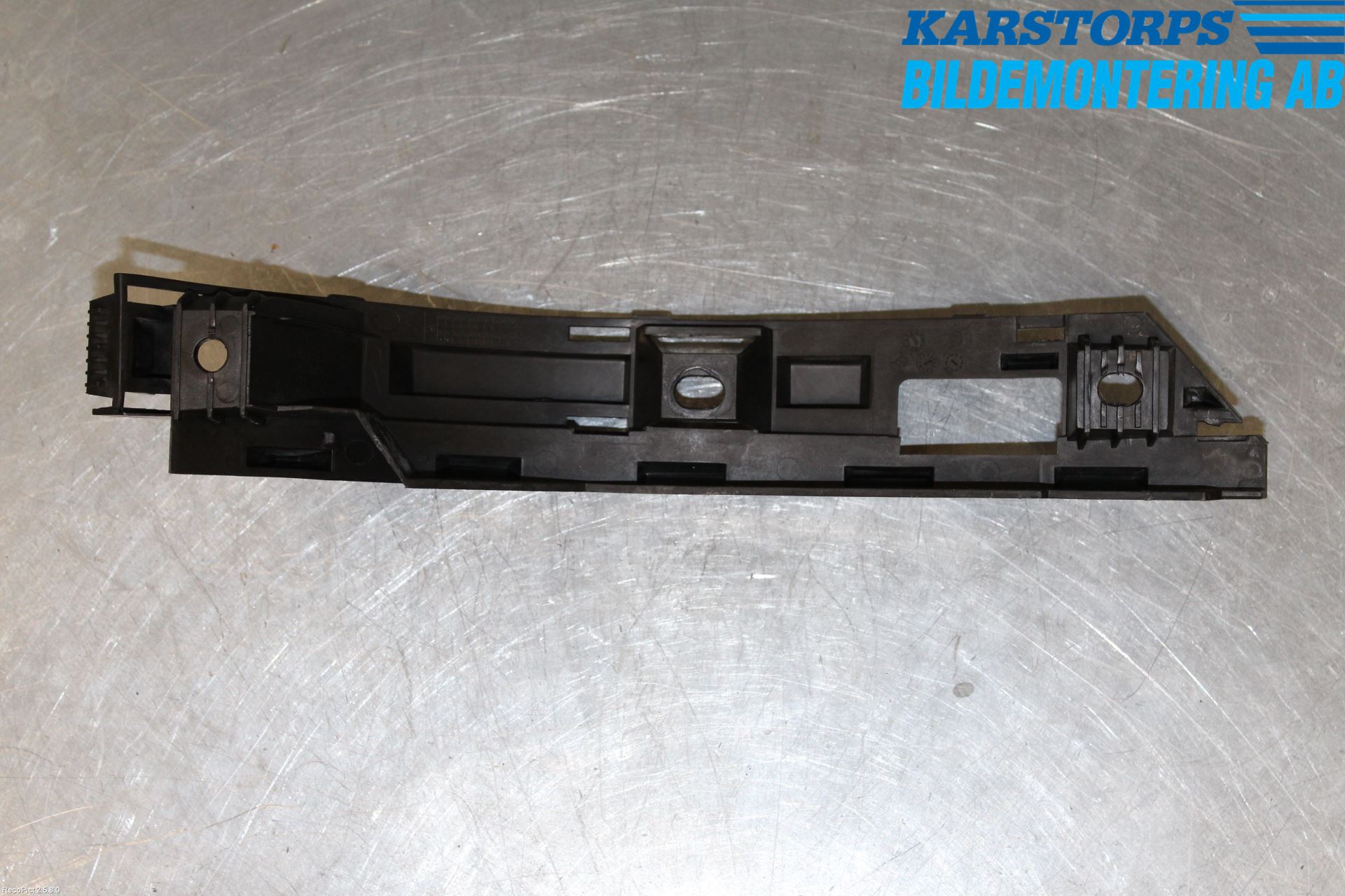 BMW 7 E65/66    00-08 Stötfångarfäste Bak Hö