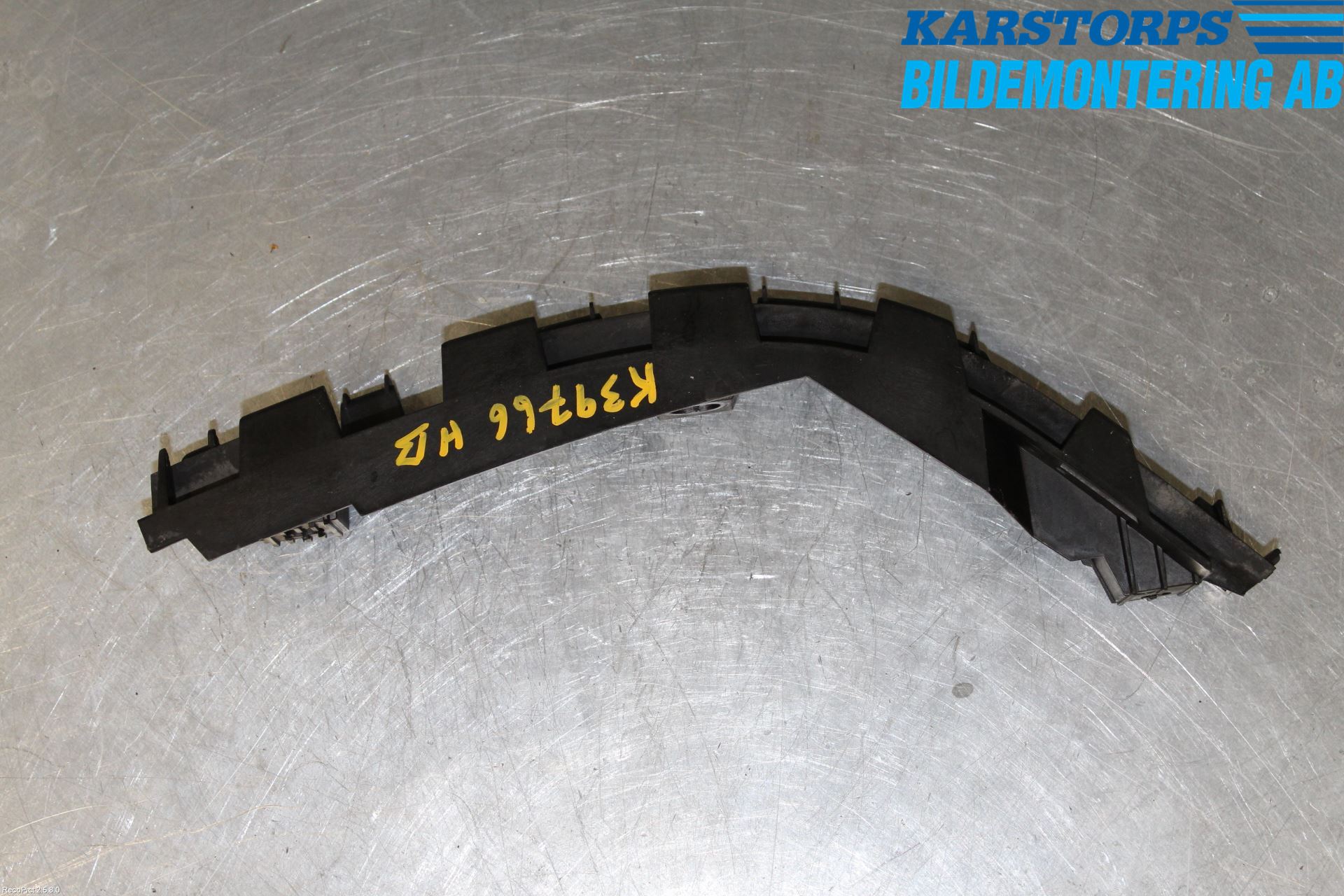 BMW 7 E65/66    00-08 Stötfångarfäste Bak Hö