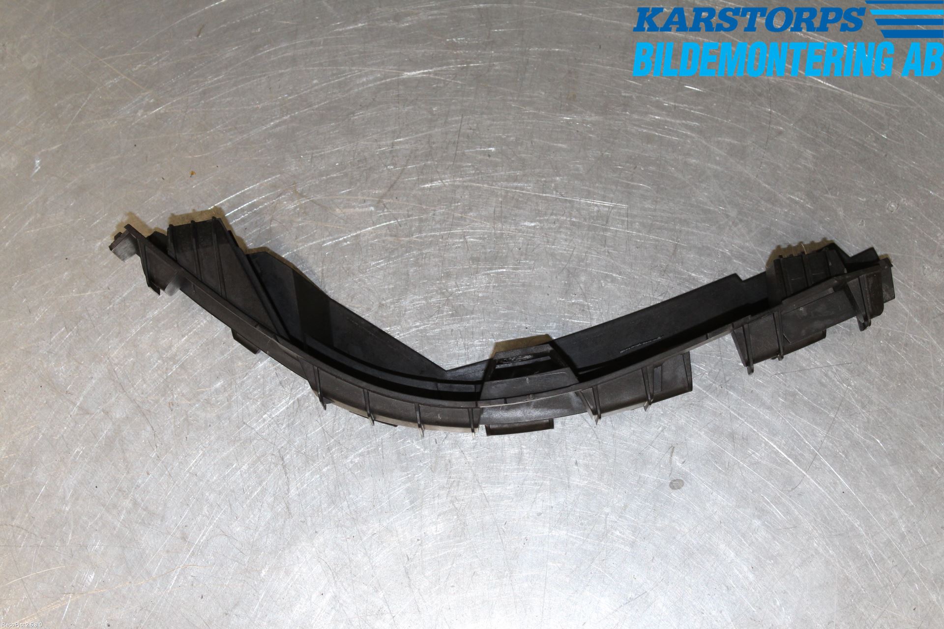 BMW 7 E65/66    00-08 Stötfångarfäste Bak Vä