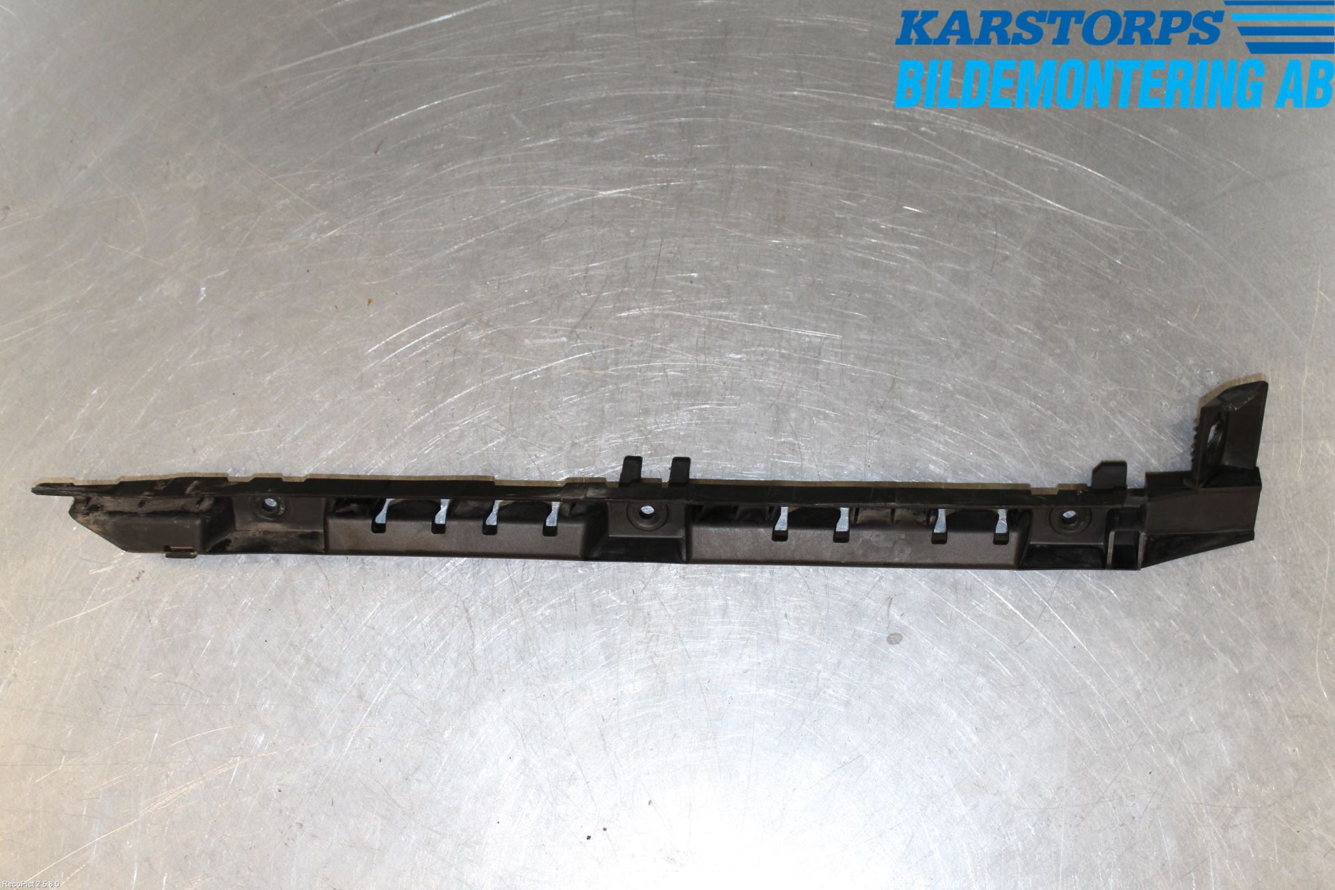 BMW 7 E65/66    00-08 Stötfångarfäste Bak Vä