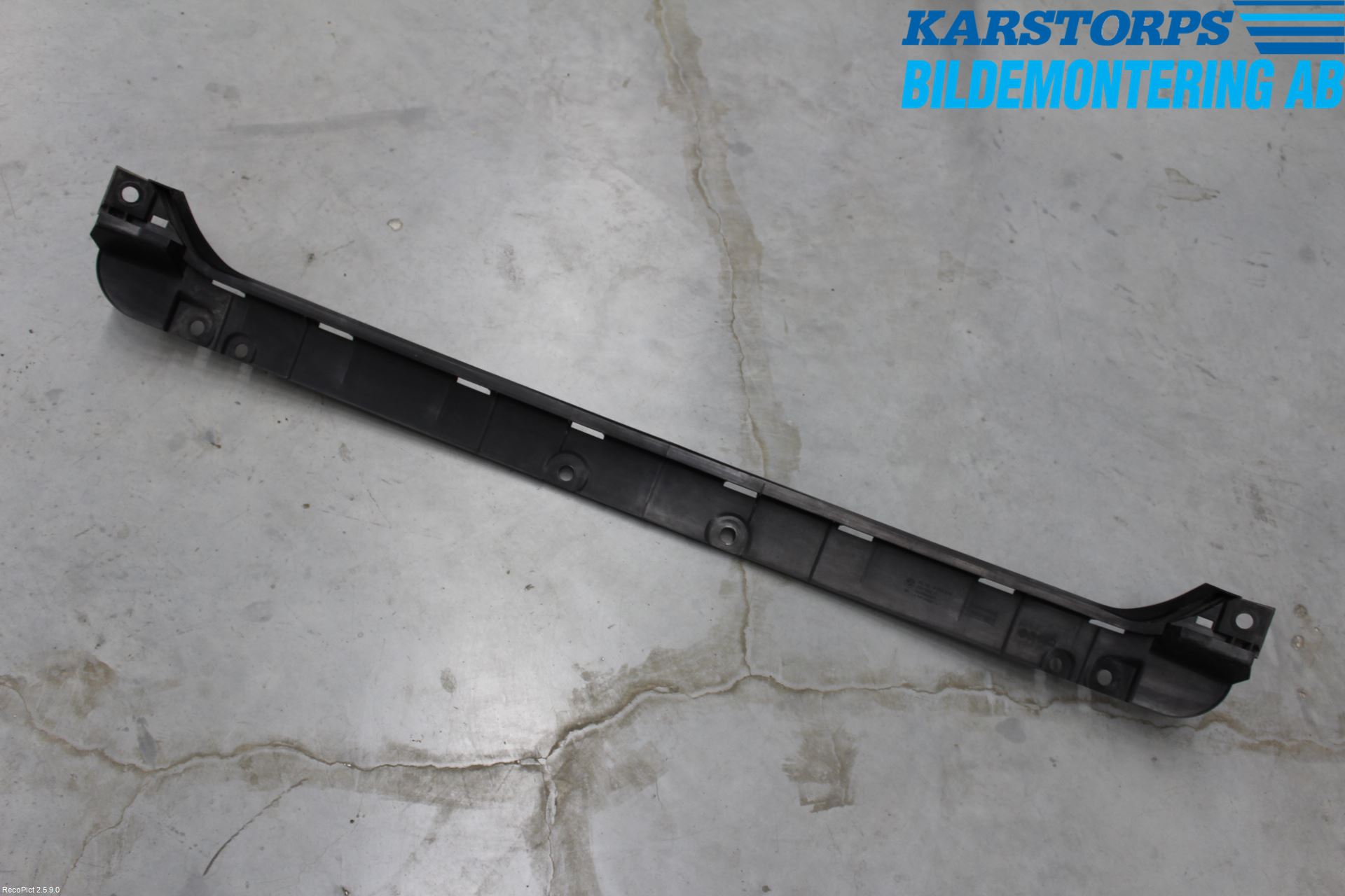 BMW 7 E65/66    00-08 Stötfsidostycke Mellanlägg