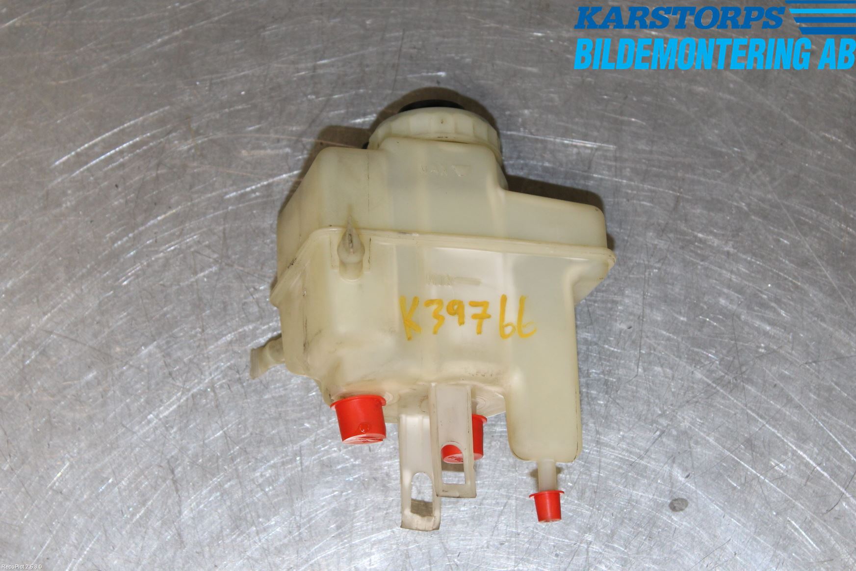 BMW 7 E65/66    00-08 Bromsvätskebehållare