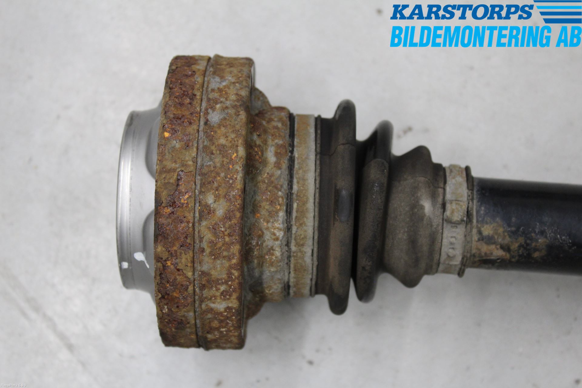 BMW 7 E65/66    00-08 Drivaxel Bak Höger