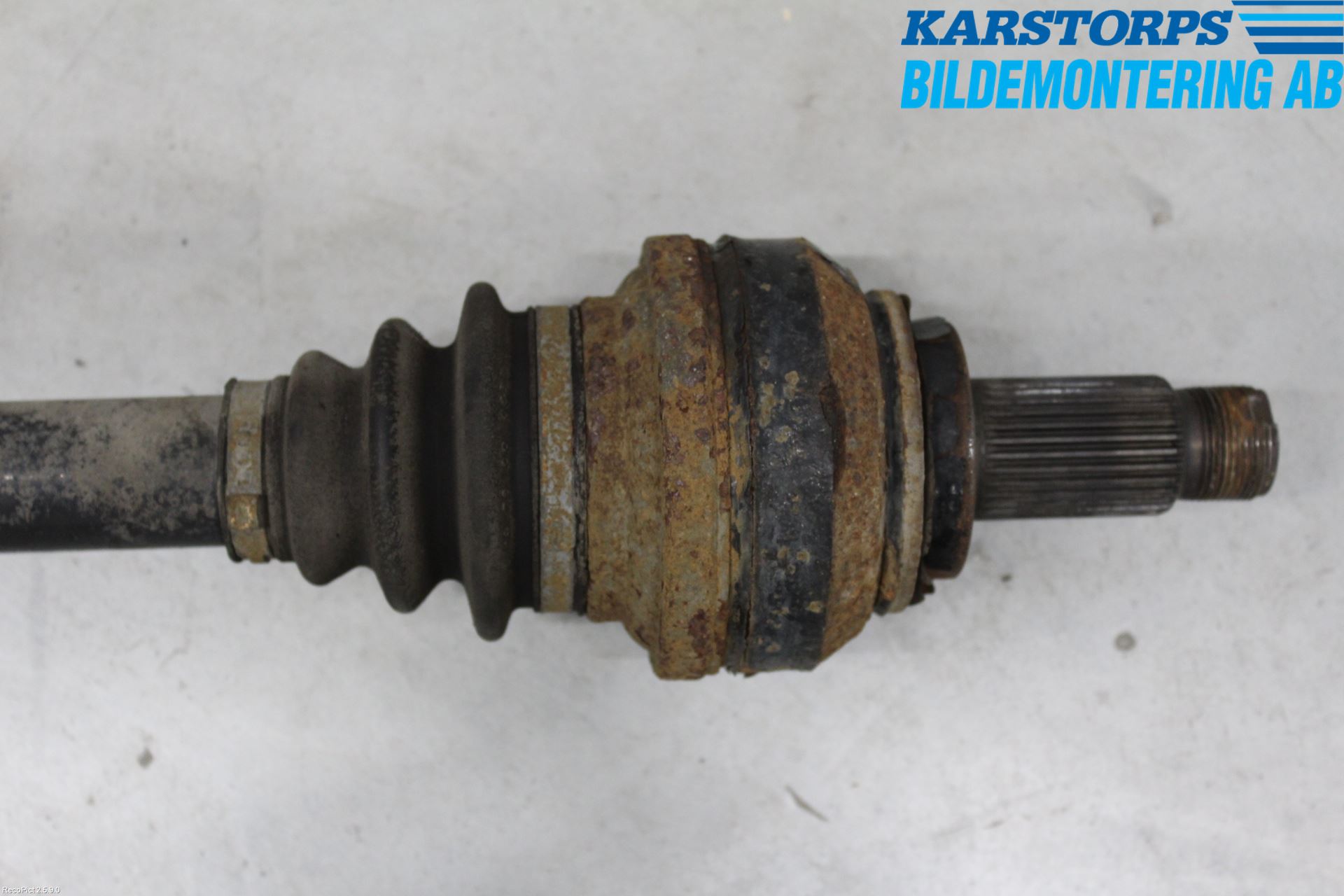BMW 7 E65/66    00-08 Drivaxel Bak Vänster