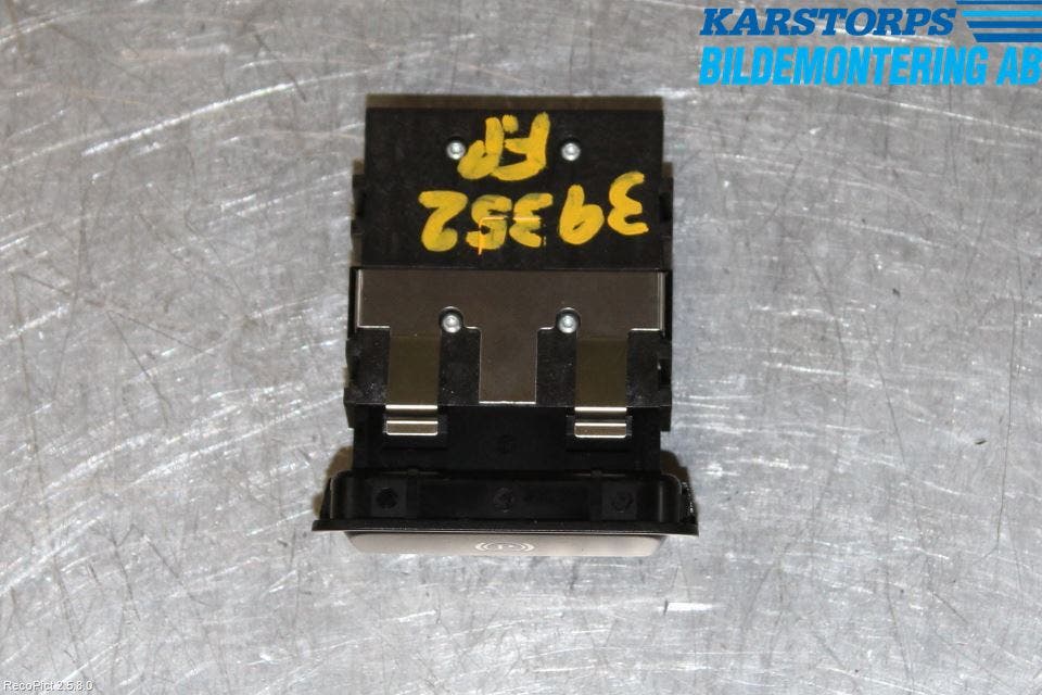 Mercedes-Benz MB GLA-KLASS (X156) 13-20 Strömställare Parkeringsbroms