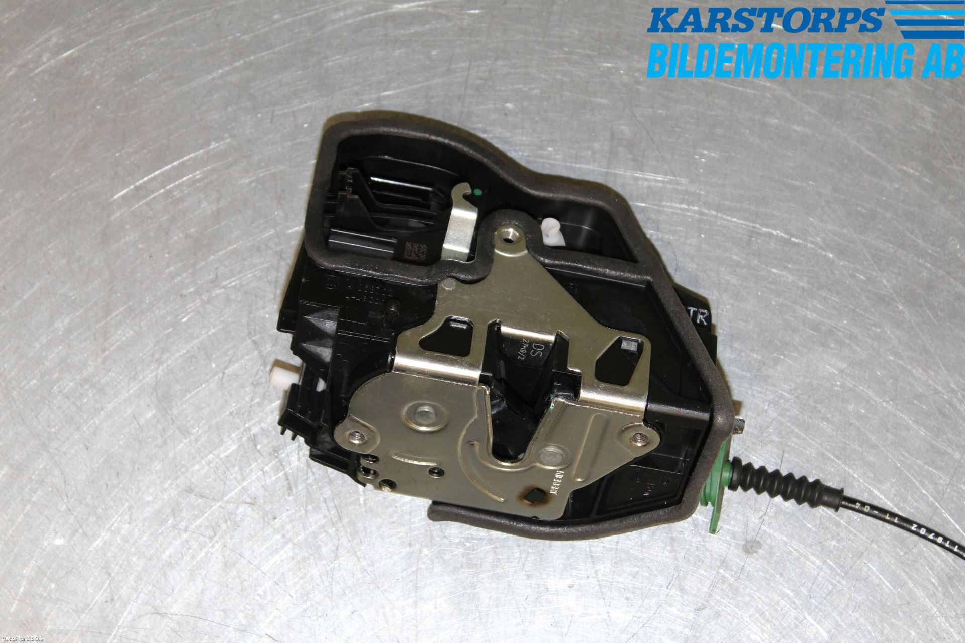 BMW X3 E83     03-10 Låskista-Dörrlås