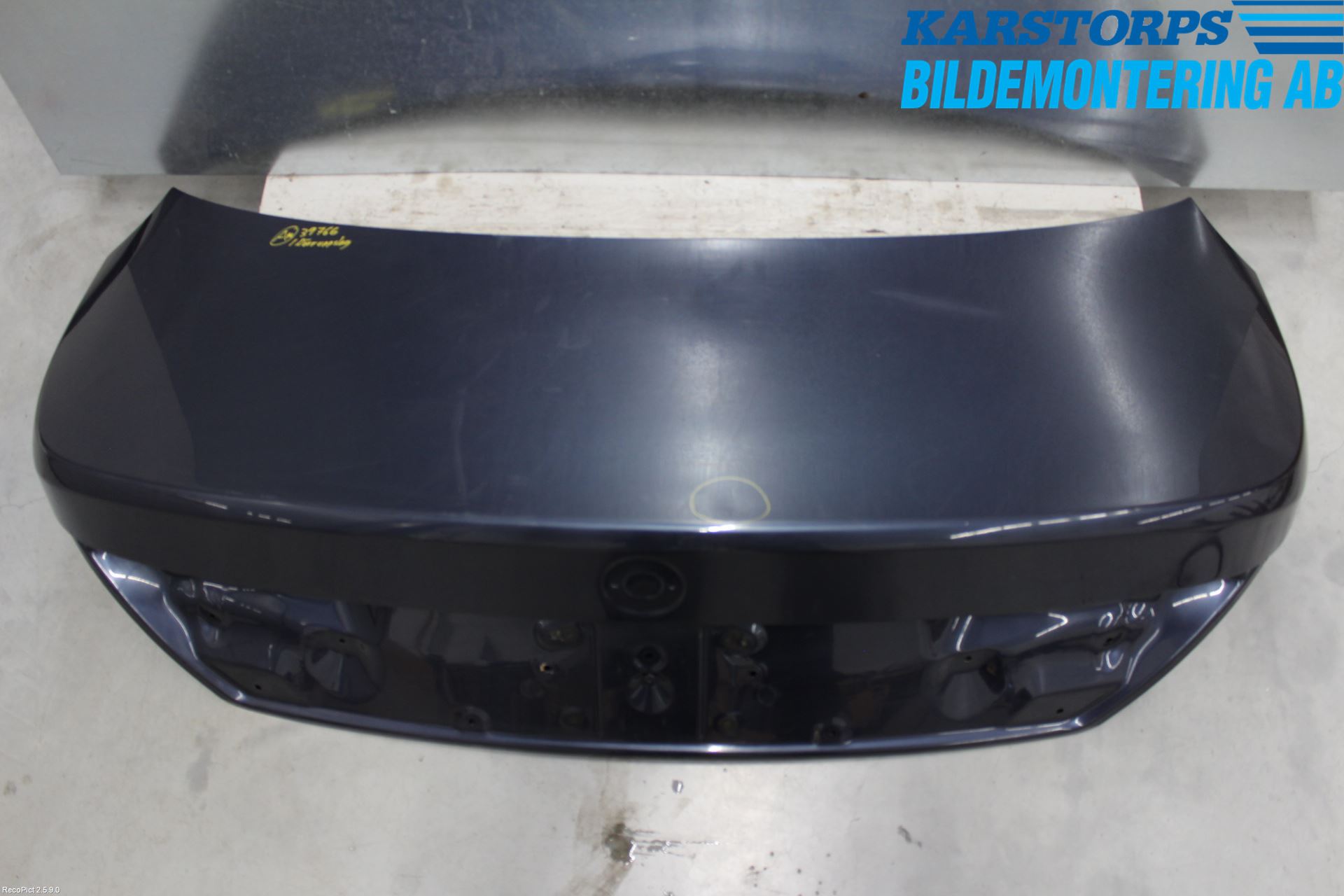 BMW 7 E65/66    00-08 Baklucka (Ej Med Ruta)