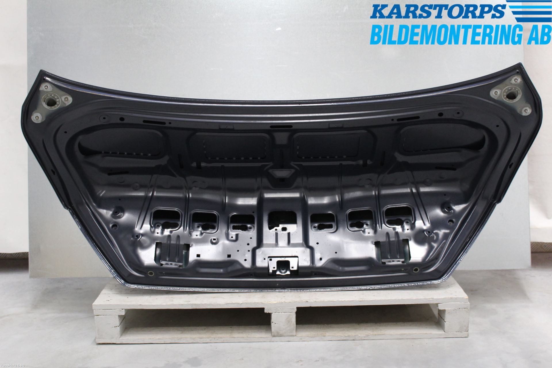 BMW 7 E65/66    00-08 Baklucka (Ej Med Ruta)