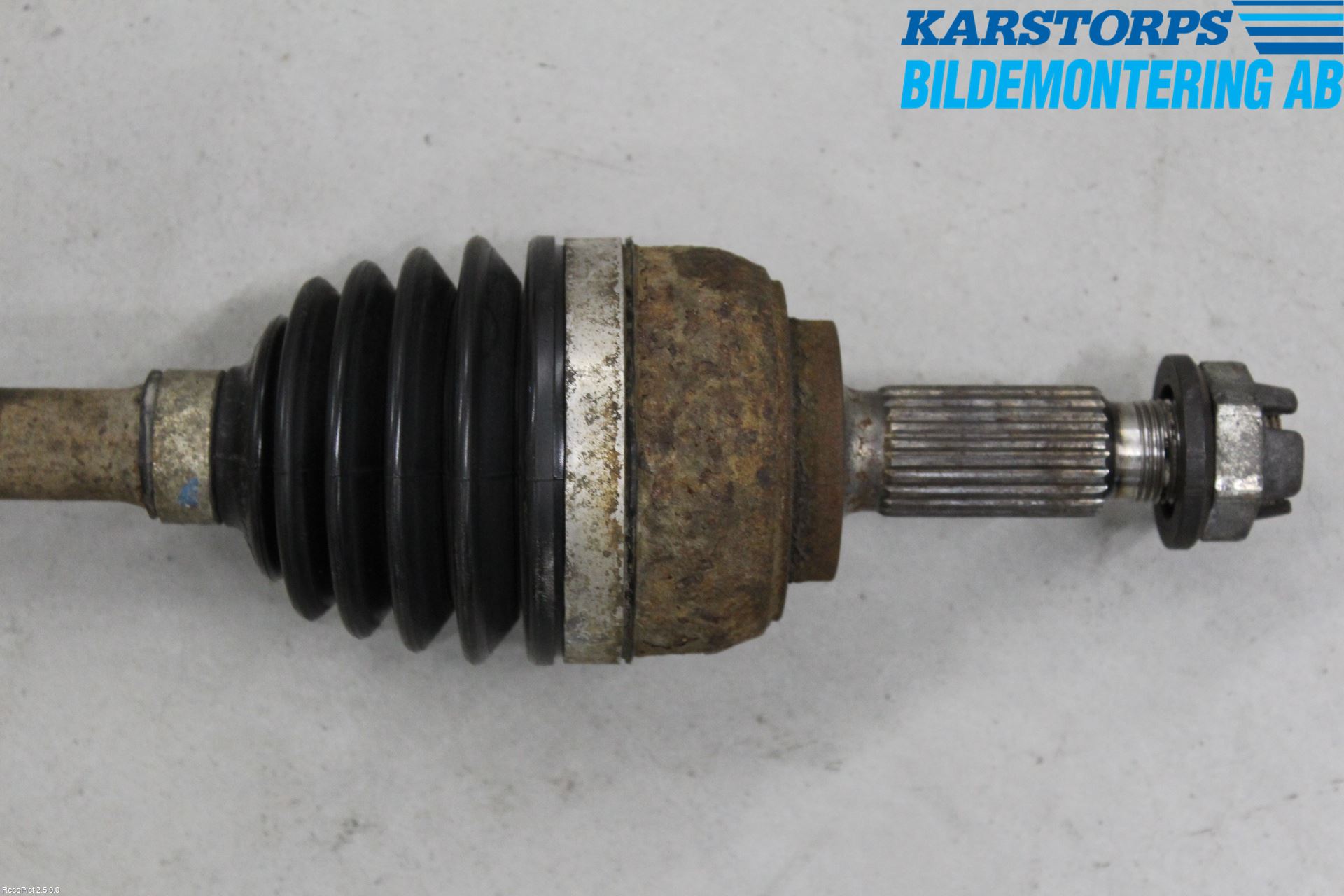 Renault CLIO III  09-12 Drivaxel Fram Höger