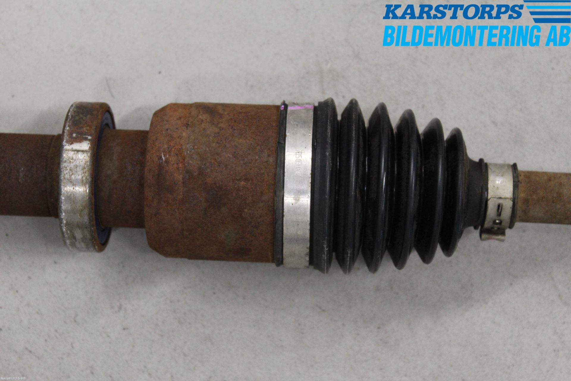 Renault CLIO III  09-12 Drivaxel Fram Höger