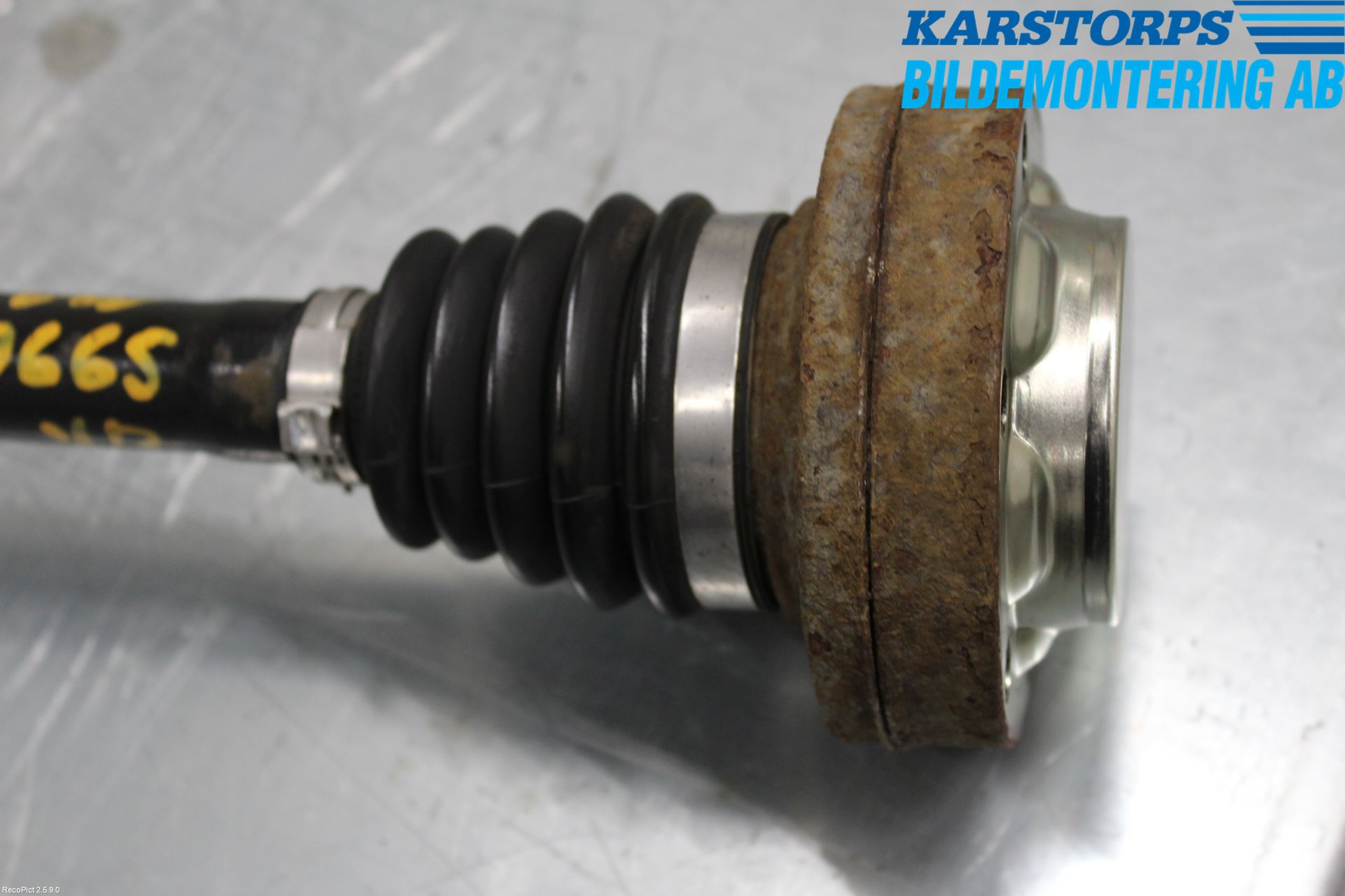 Audi Q7/SQ7 Drivaxel Bak Vänster