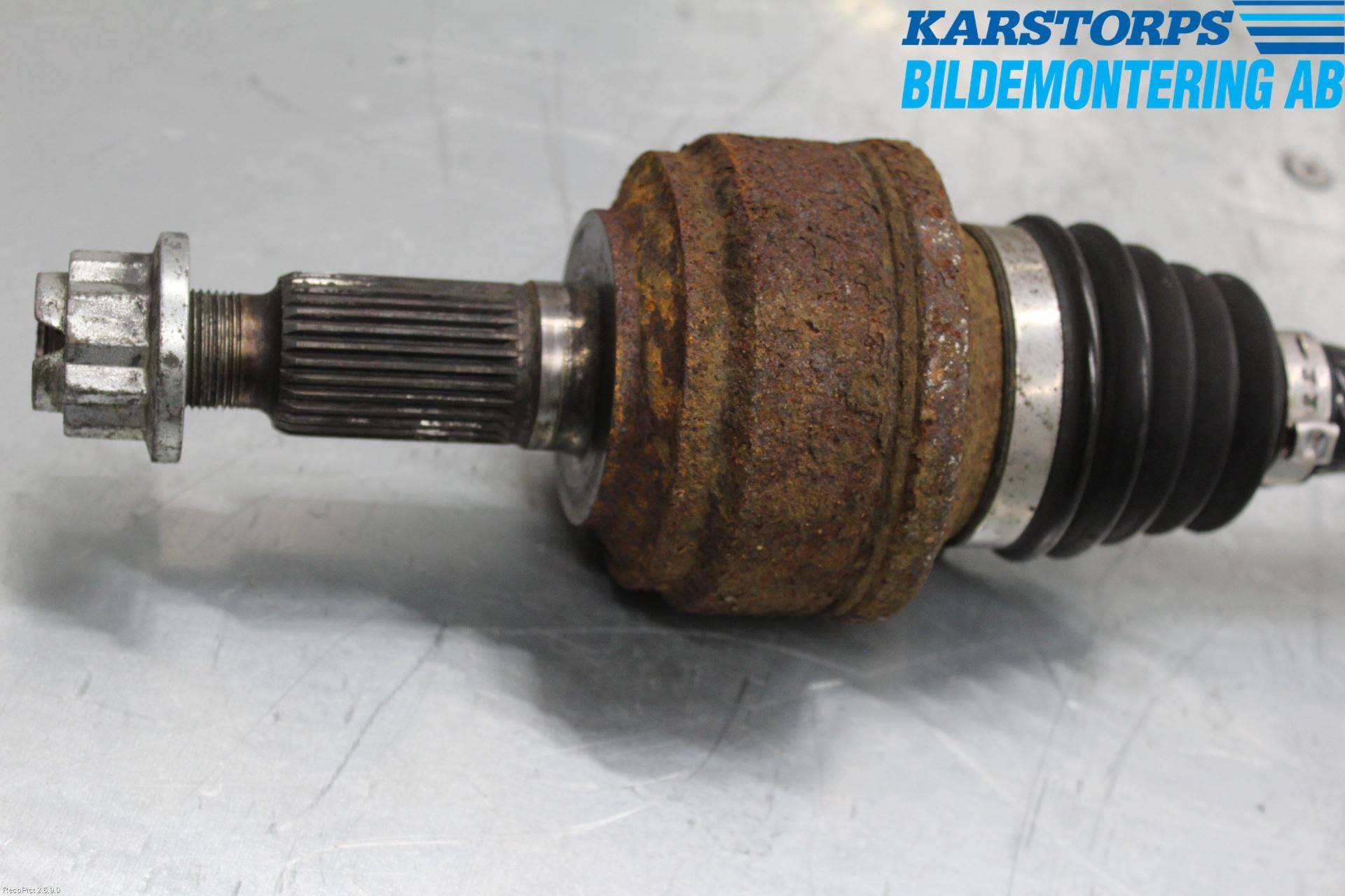 Audi Q7/SQ7 Drivaxel Bak Vänster