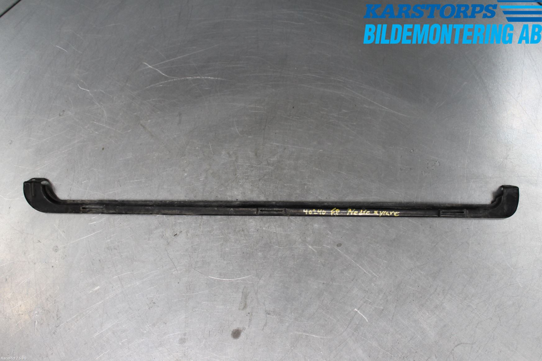 Volvo V50 04-07 Kylarfäste-Ram-Balk