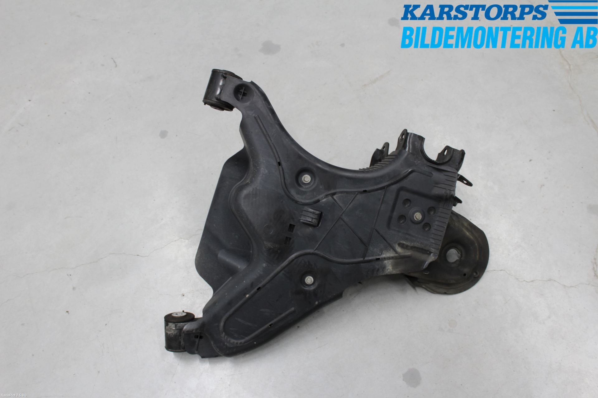 Mercedes-Benz MB VITO/V-KLASS (W640,W447,W448) 14- Bärarm Bak Vänster