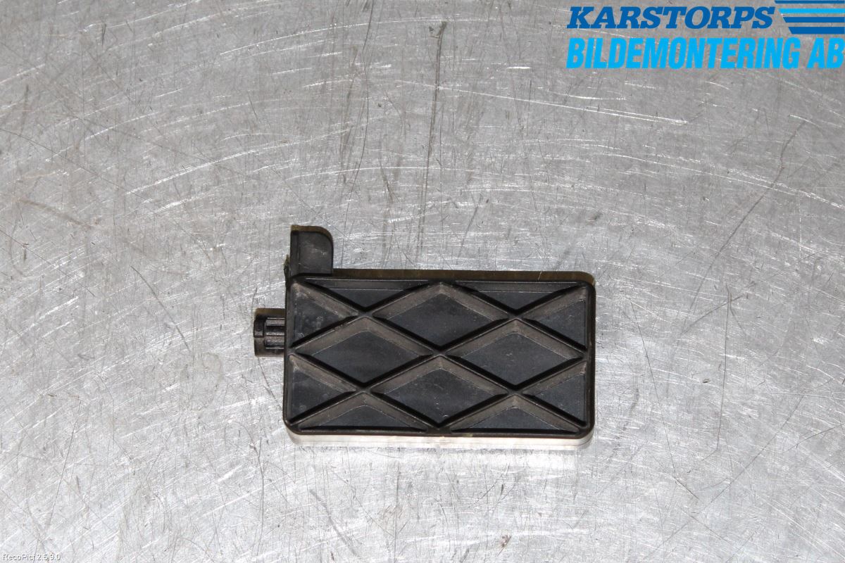 Volvo XC70 14-16 Kylarfäste-Ram-Balk