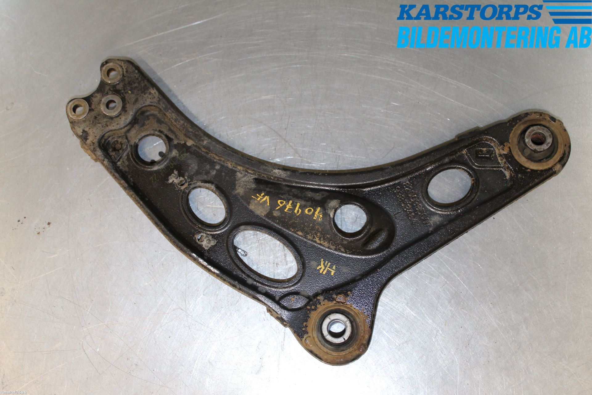 Renault TRAFIC   02-14 Bärarm Fram Undre Vä