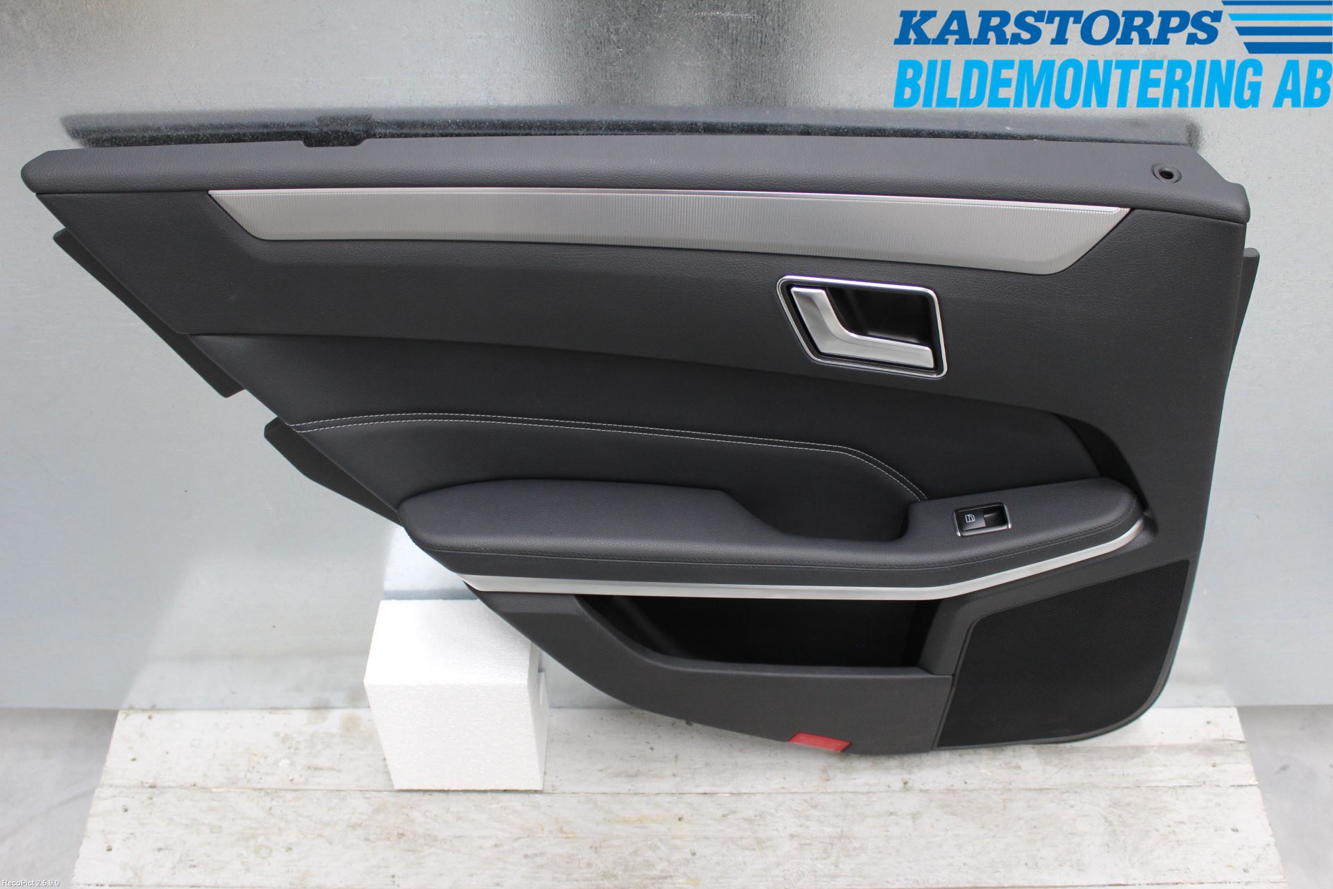 Mercedes-Benz MB E-KLASS (W212) 09-16 Dörrklädsel Vä