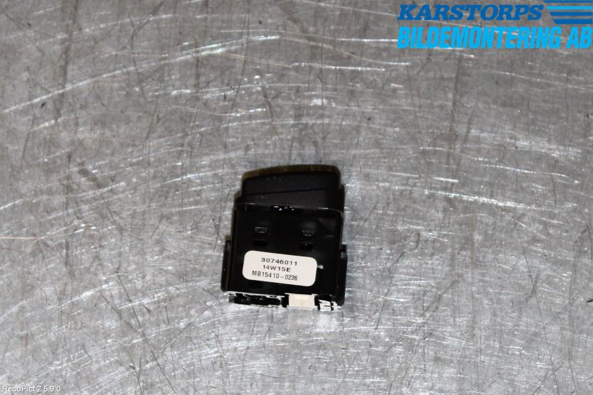 Volvo XC90 07-14 Strömställare Fram