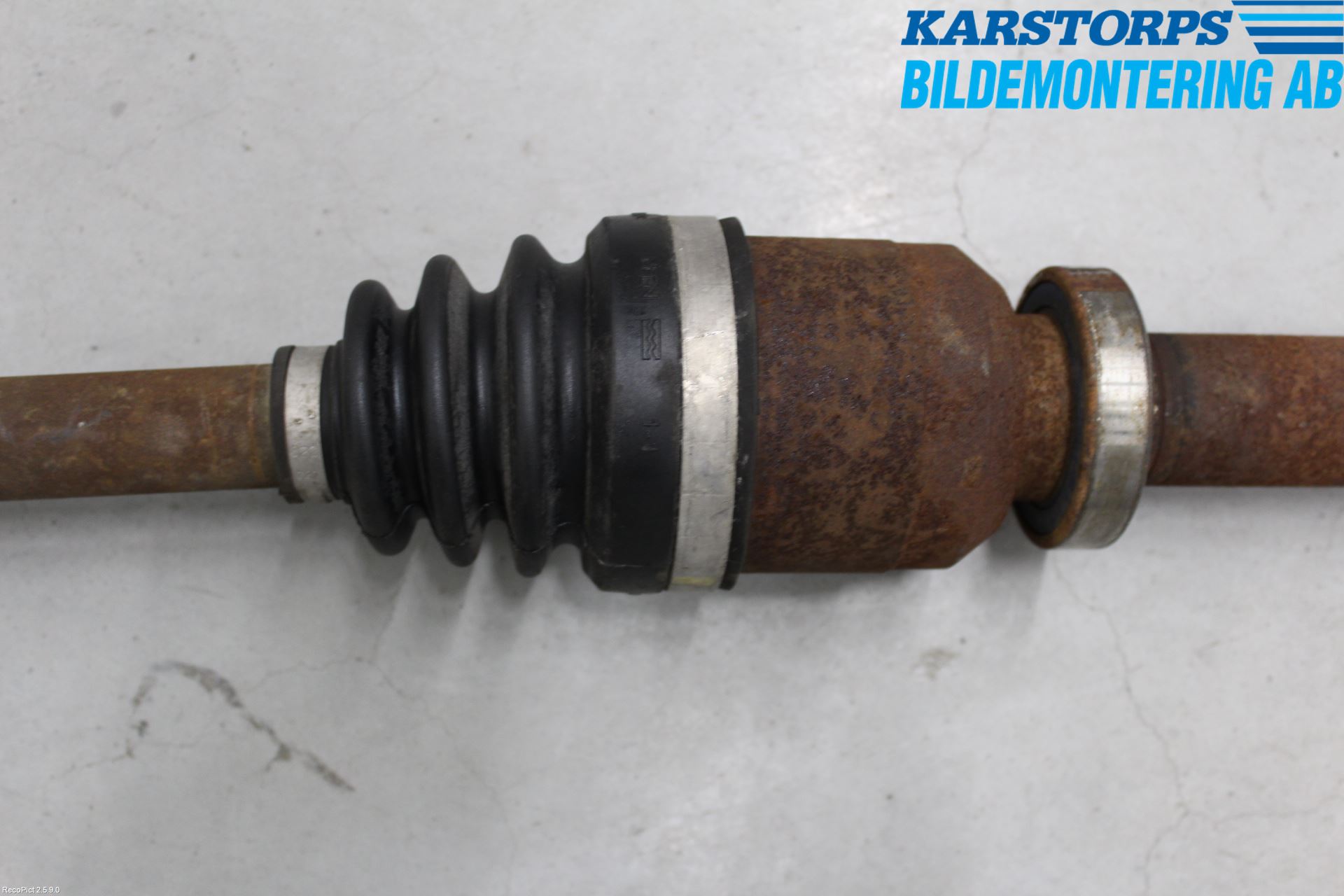 Renault CLIO III  09-12 Drivaxel Fram Höger