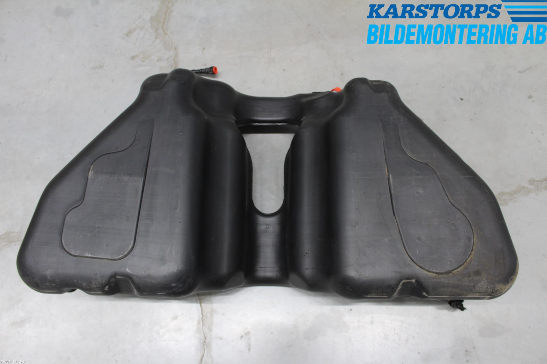 Jaguar XJ X350        03-09 Bränsletank Insprutning