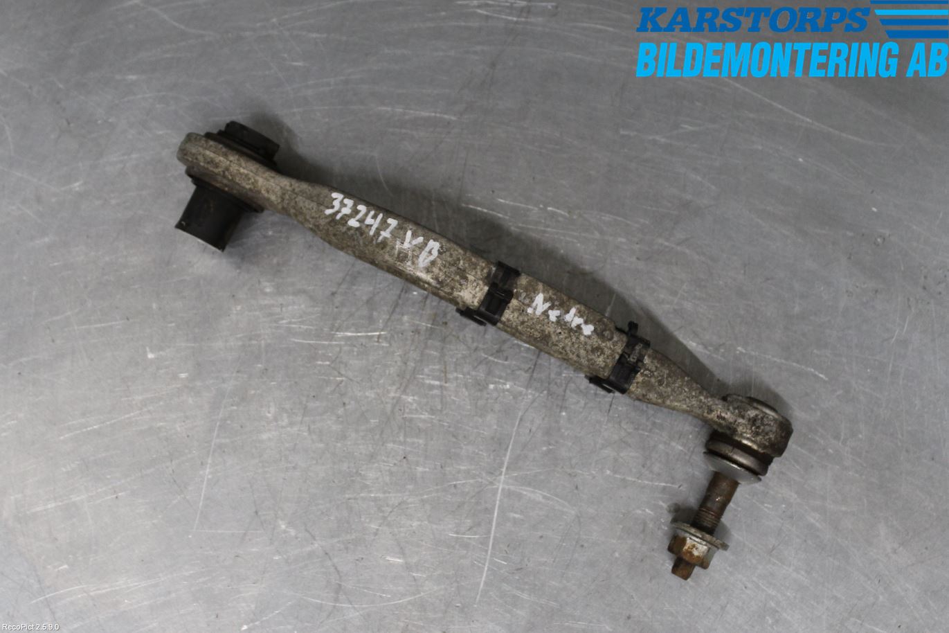 BMW 5 E60/61 Sed/Tou 02-10 Bärarm Bak Övre Höger