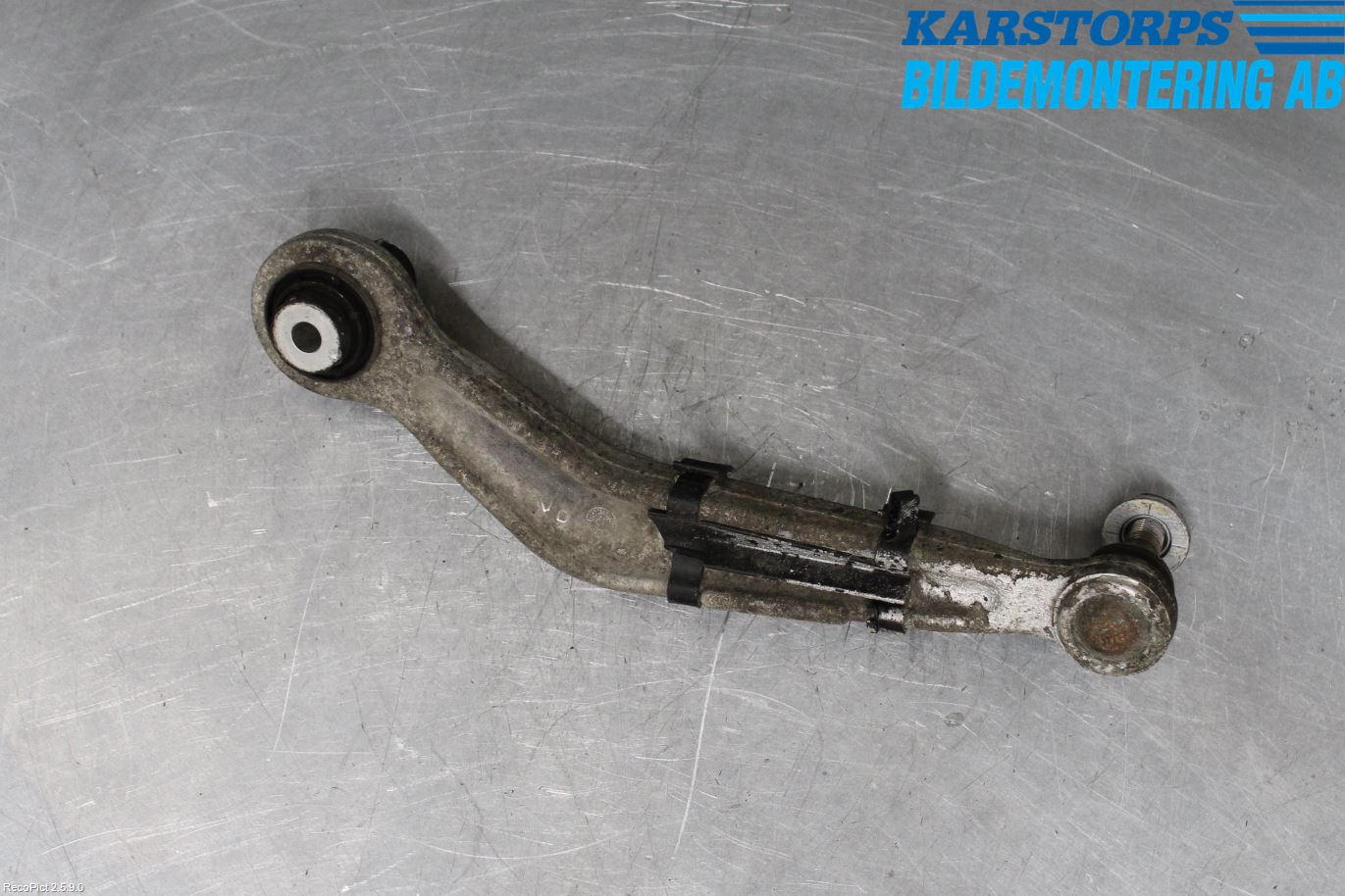 BMW 5 E60/61 Sed/Tou 02-10 Bärarm Bak Övre Höger