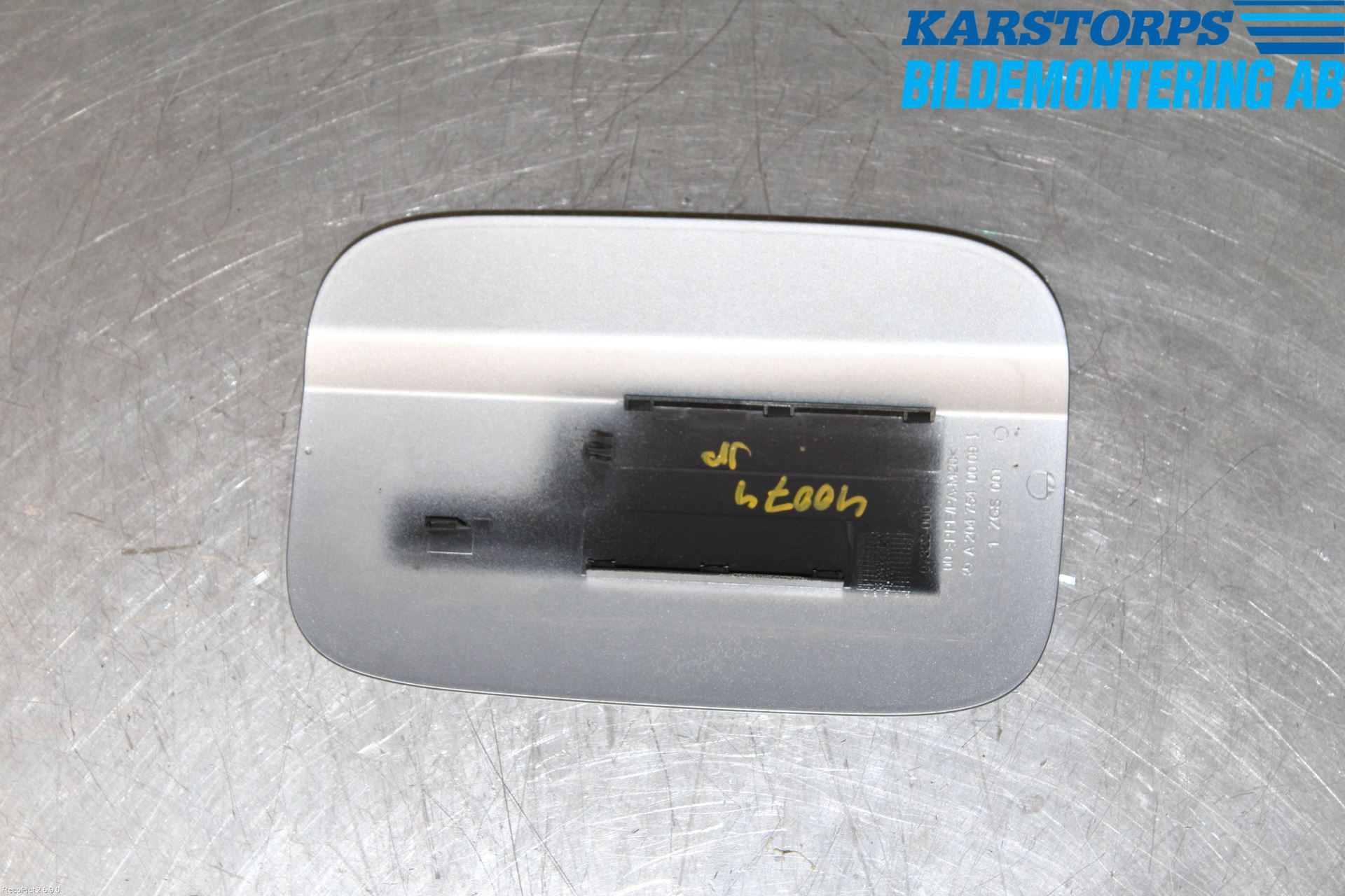 Mercedes-Benz MB C-KLASS (W204) 07-15 Tanklucka