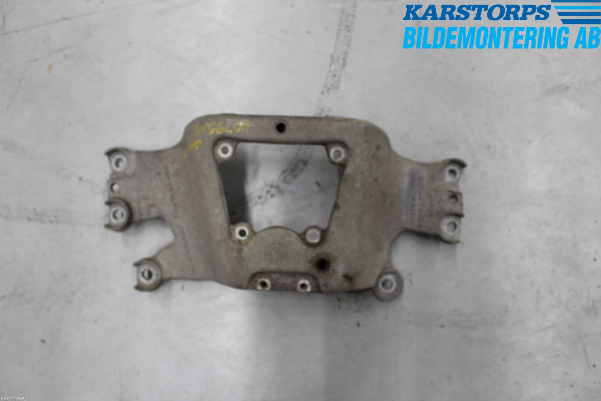 Audi A6/S6     05-11 Växellådsbalk