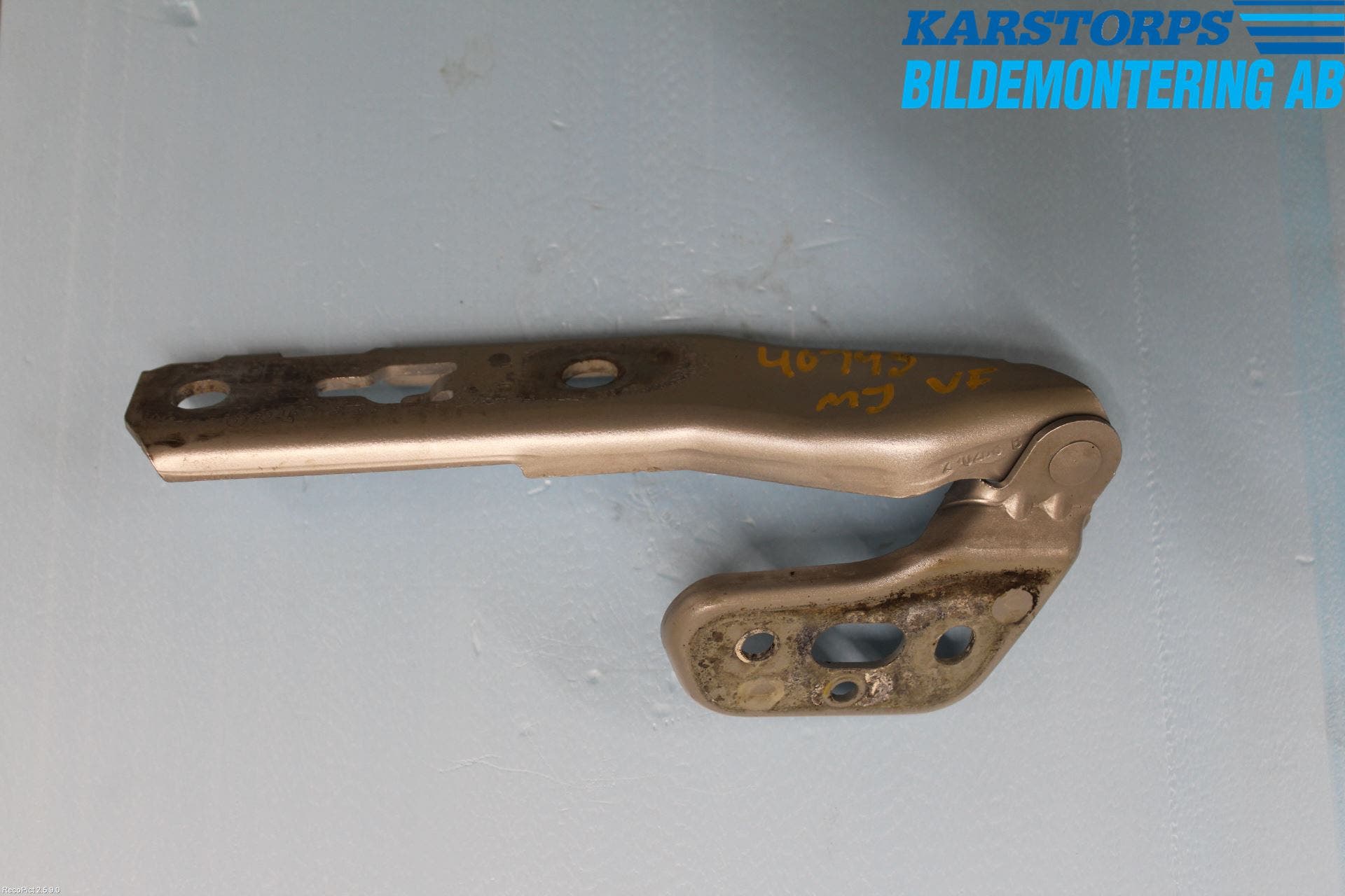 Audi A6/S6 05-11 Huvgångjärn