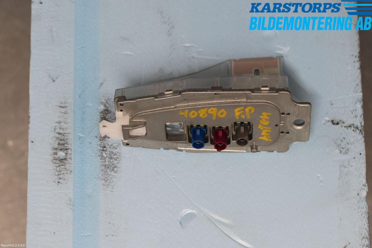 BMW 5 F10/F11/F18 09-17 Antenn