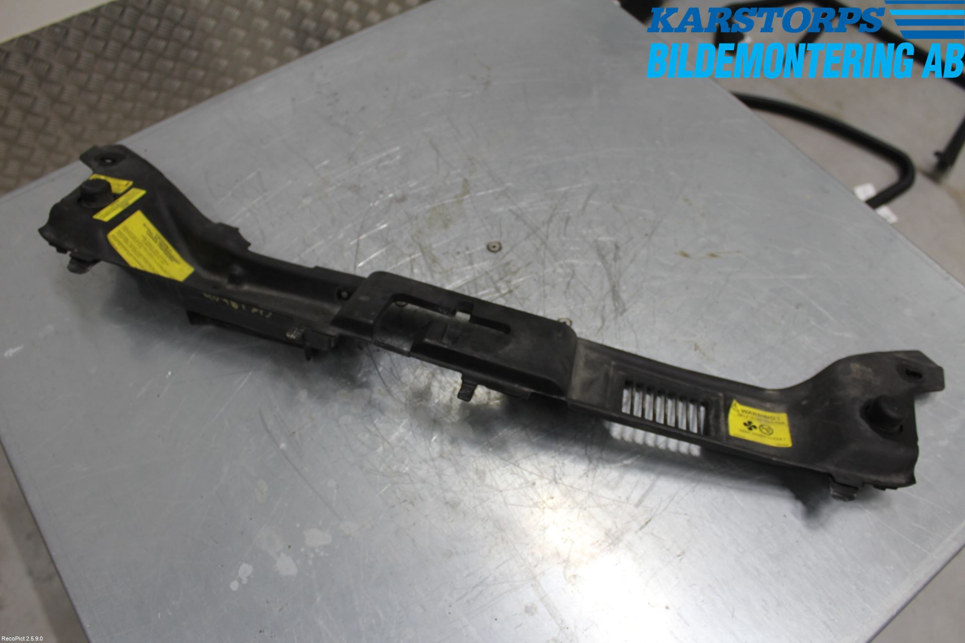 Volvo V50 04-07 Täckplast Front