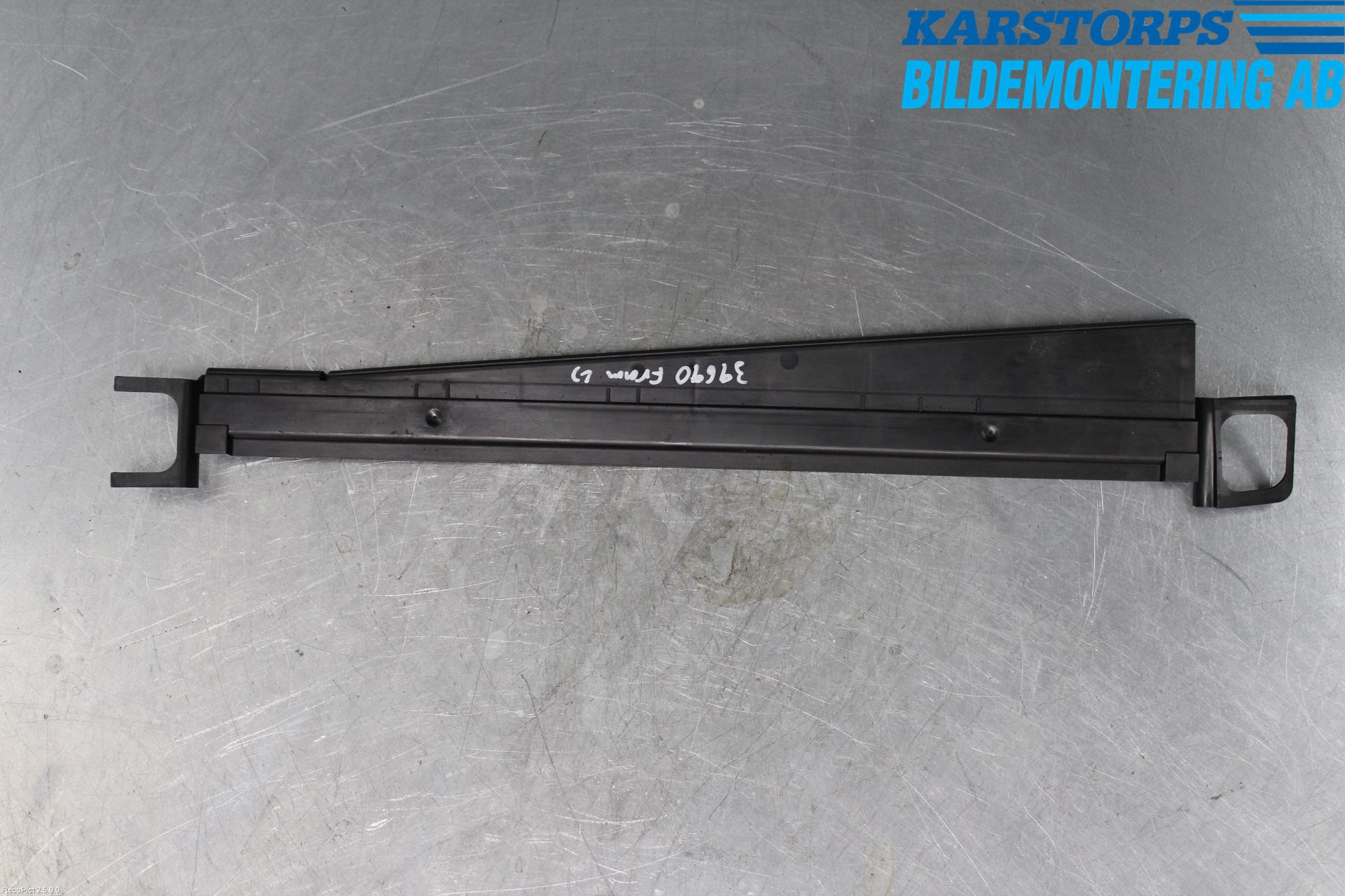 Renault CLIO III  09-12 Kylarfäste-Ram-Balk