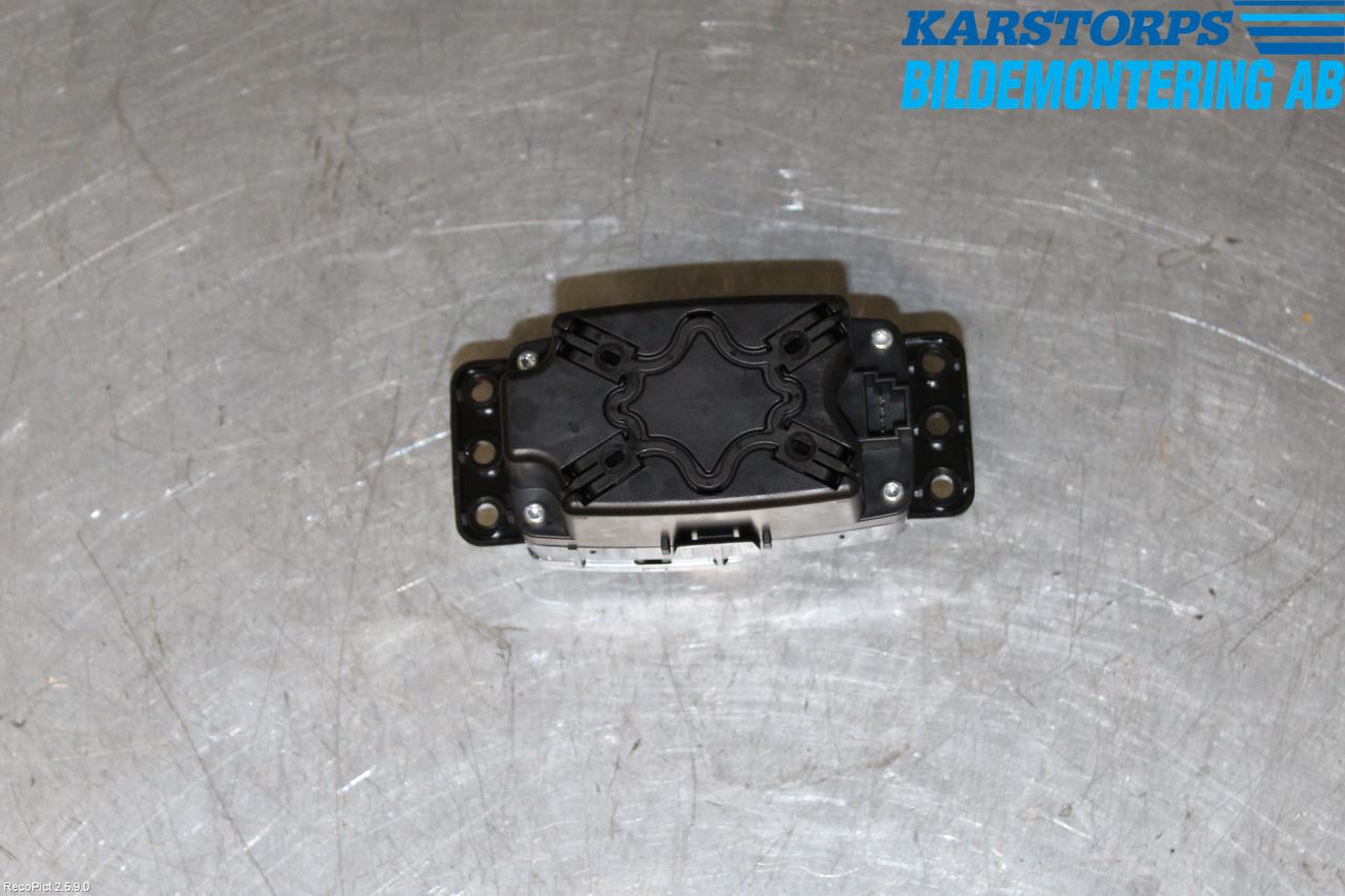 Mercedes-Benz MB CLA-KLASS (C117/X117) 13-19 Strömställare Färddator