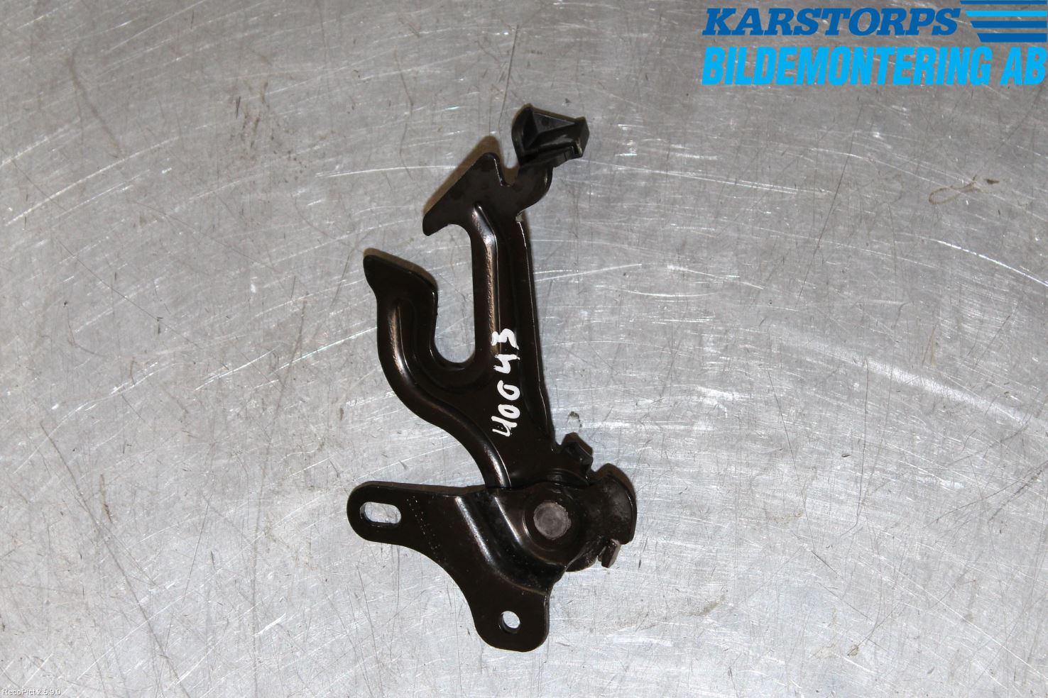 Volvo V70 14-16 Huv Spärr