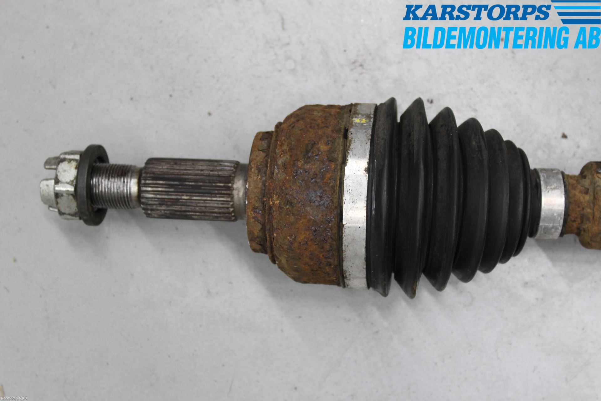 Renault CLIO III  06-09 Drivaxel Fram Höger