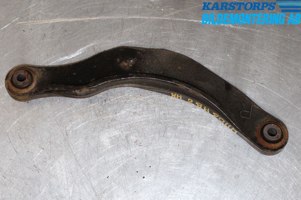 Volvo XC70 14-16 Bärarm Bak Övre Höger