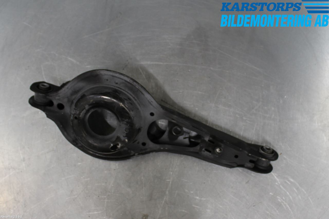 Volvo V40 12-19 Bärarm Bak Höger