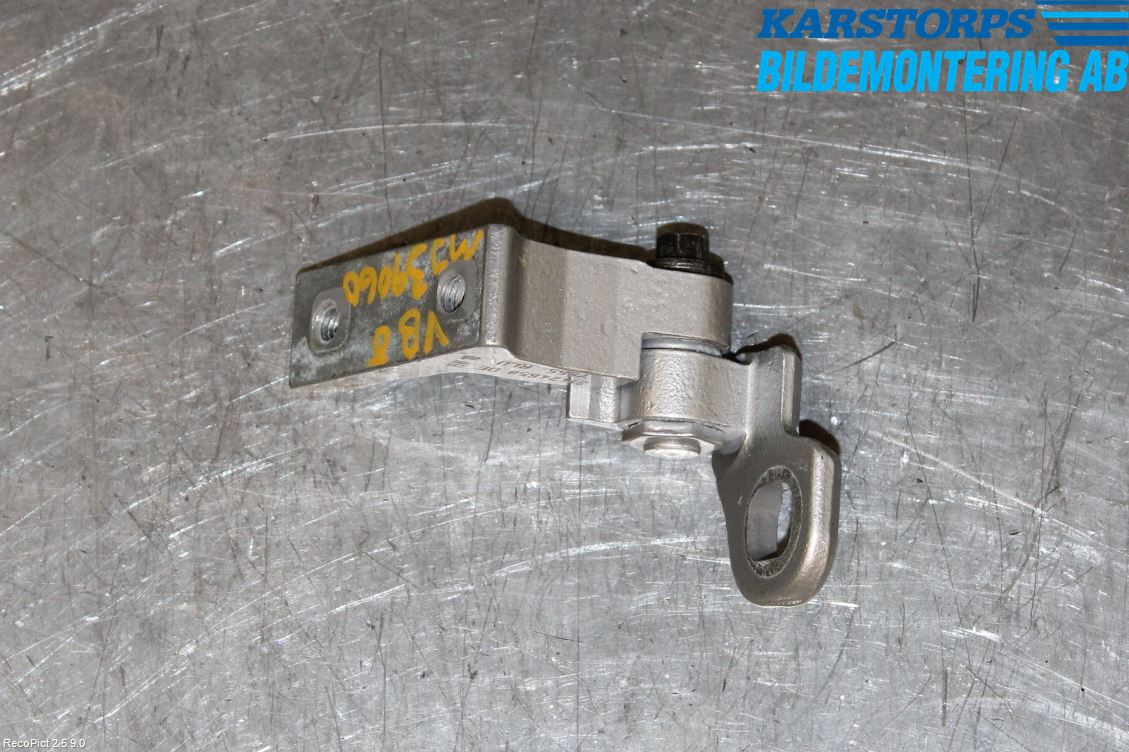 Volvo V40 12-19 Dörrgångjärn