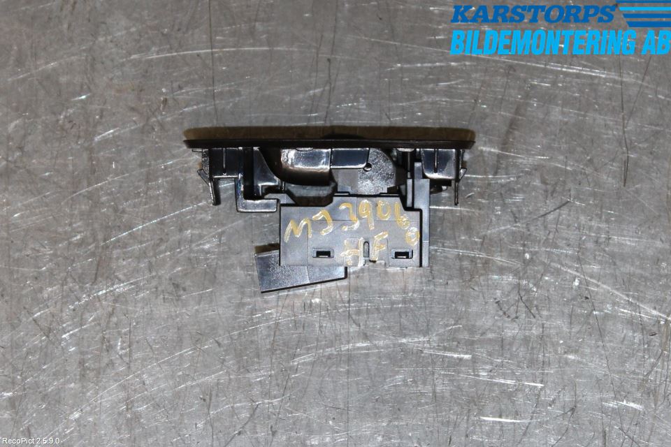 Volvo V40 12-19 Strömställare Elhiss