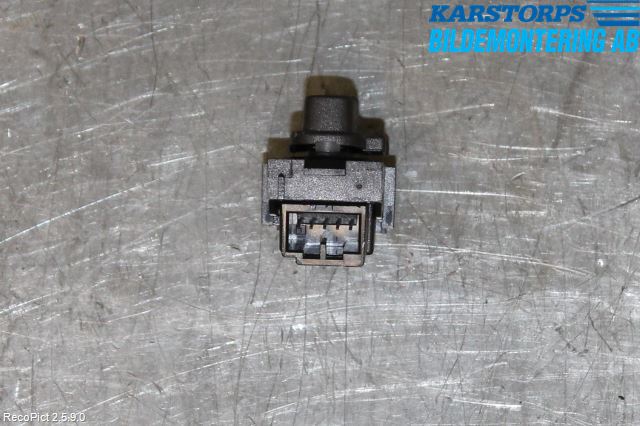 Volvo V70 08-13 Strömställare Centrallås