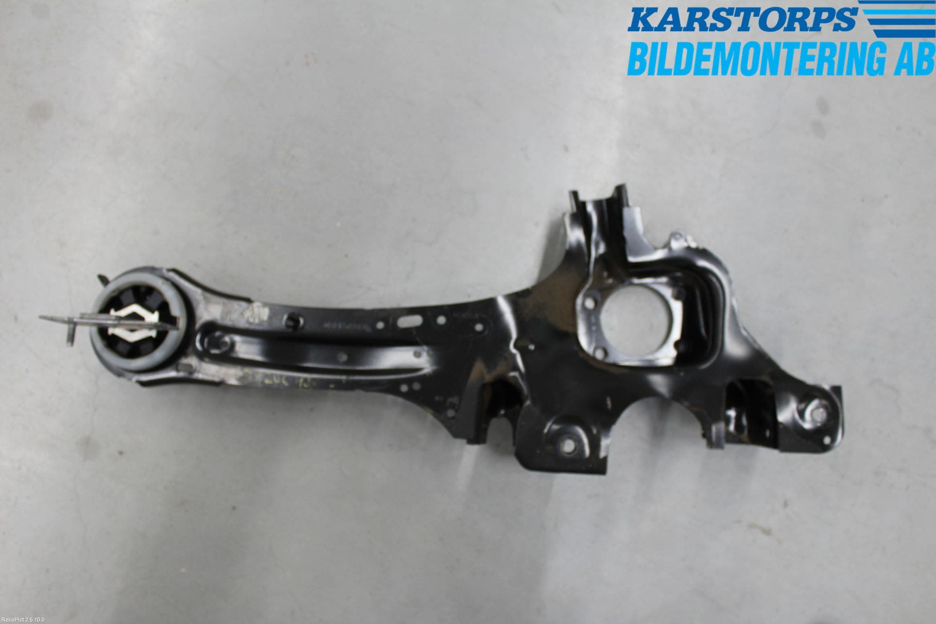 Volvo V60 14-18 Bärarm Bak Höger