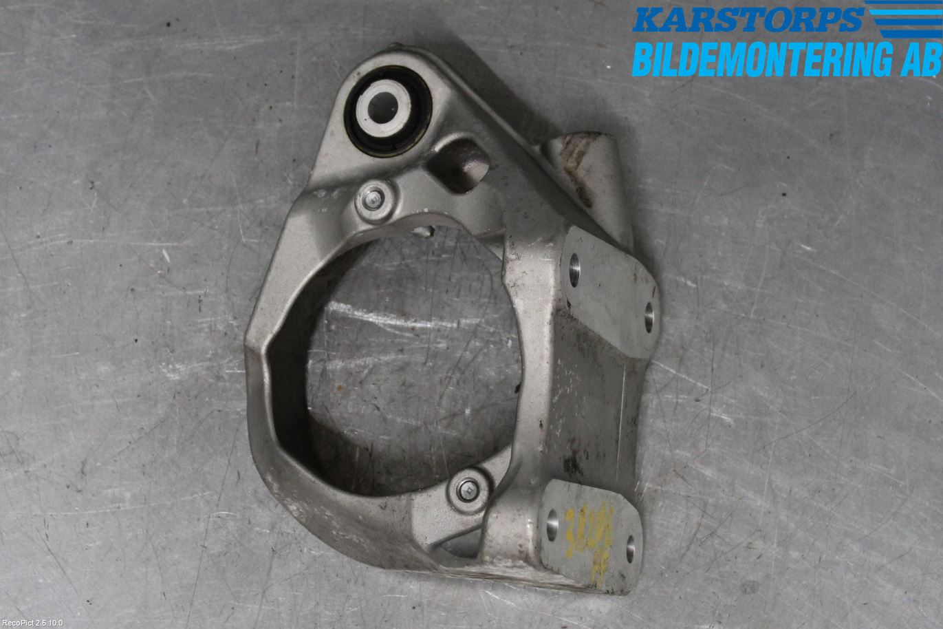 Volvo V60 14-18 Mellanaxel Stödlager