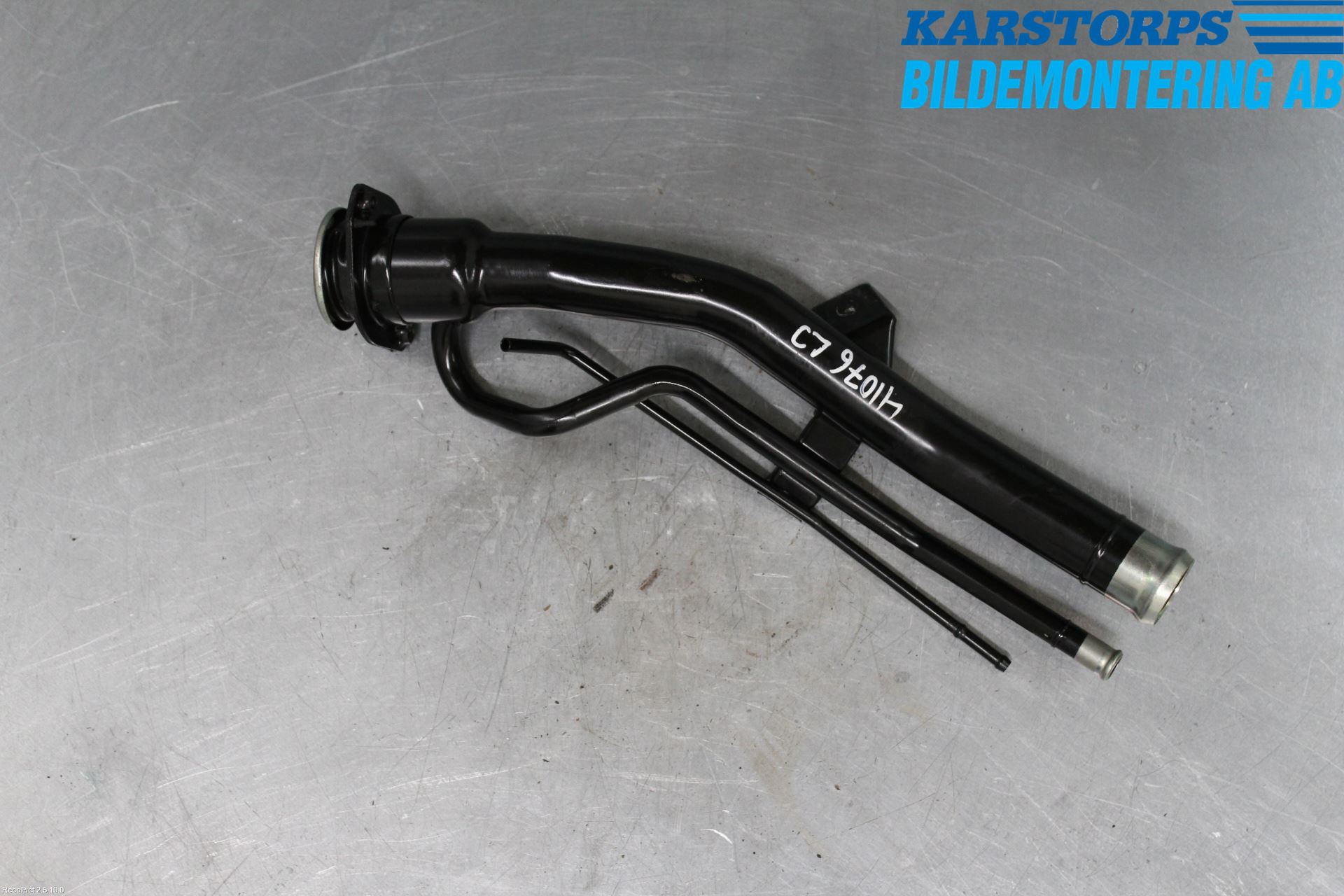 Mitsubishi L200 06-15 Bränslepåfyllnrör-Slang